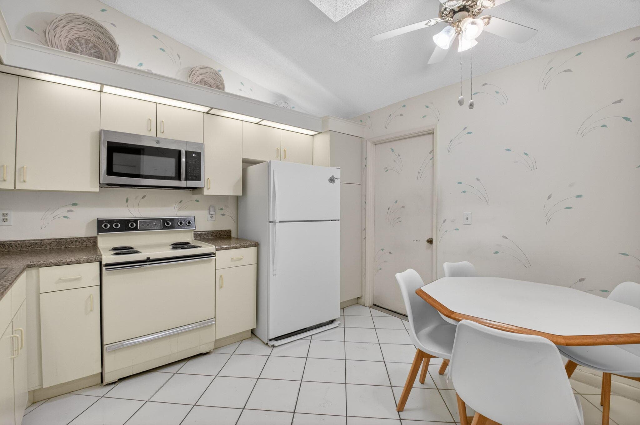 5900 Sunswept Lane A, Boynton Beach, FL 33437 — photo 7 of 72