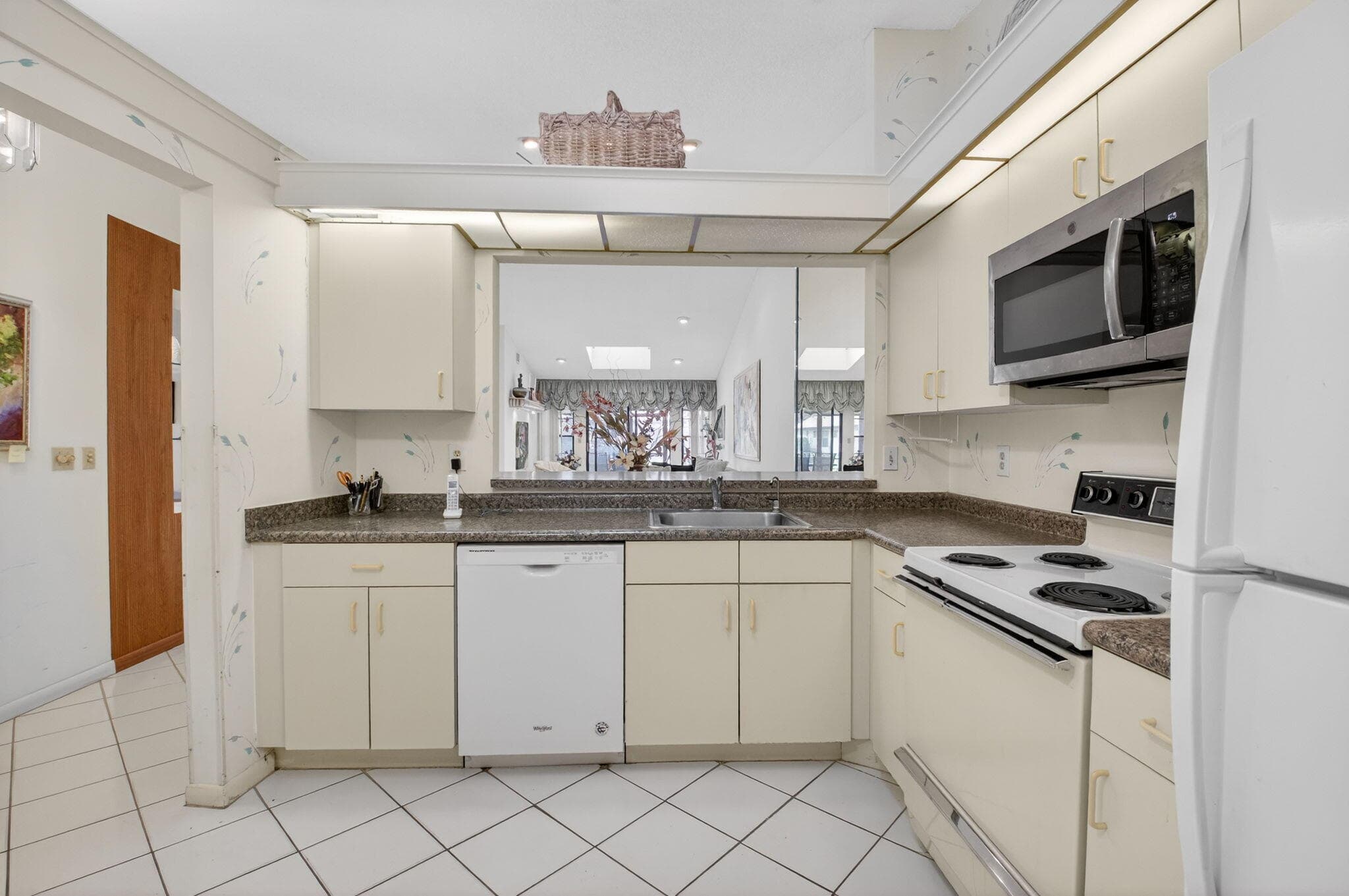 5900 Sunswept Lane A, Boynton Beach, FL 33437 — photo 9 of 72