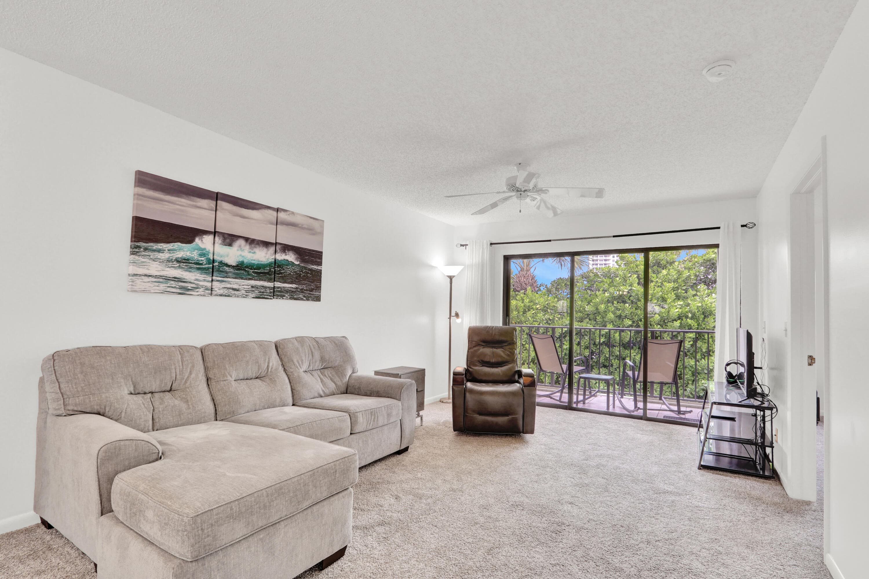 115 Bamboo Road 205, Palm Beach Shores, FL 33404 — photo 10 of 37
