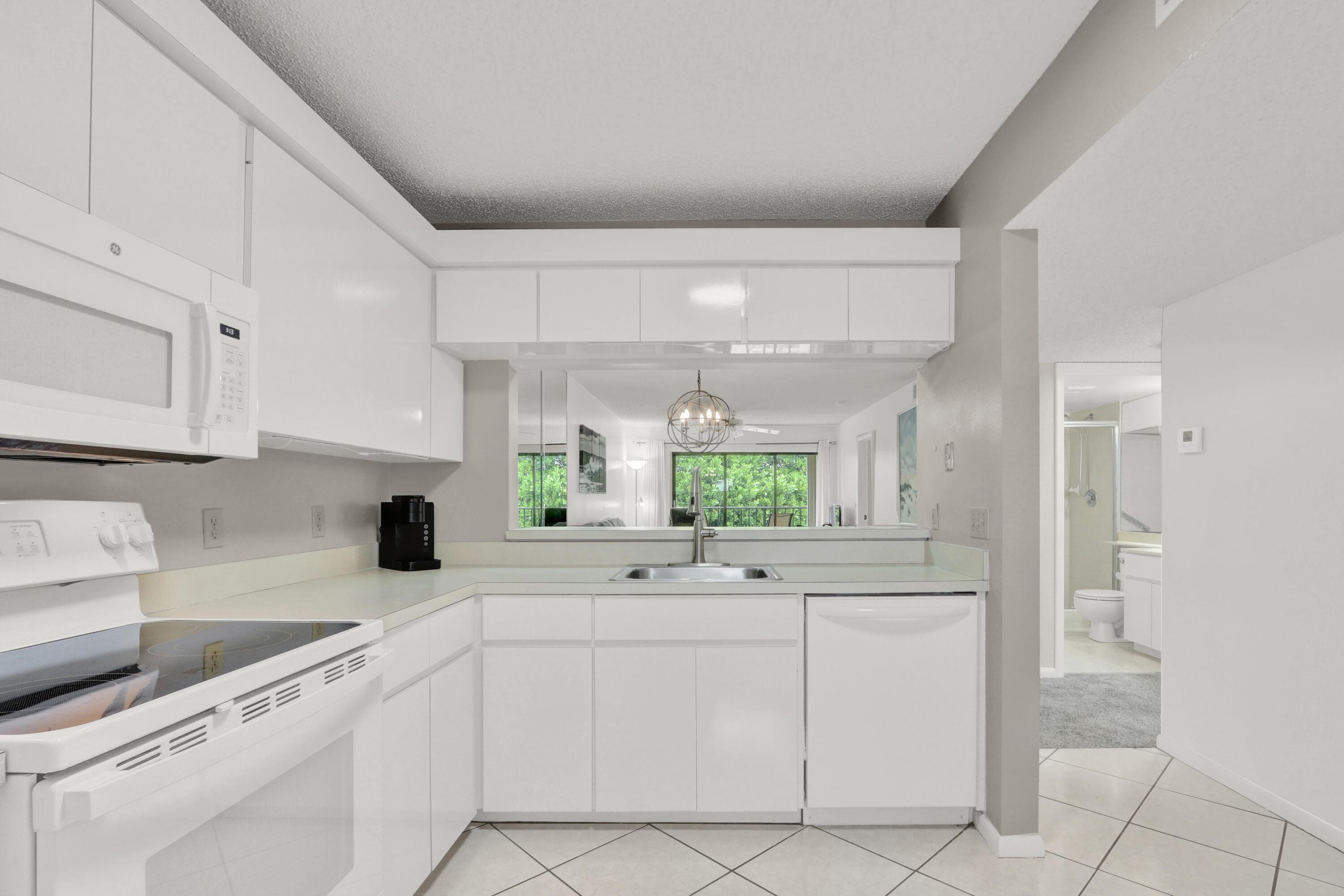 115 Bamboo Road 205, Palm Beach Shores, FL 33404 — photo 5 of 37
