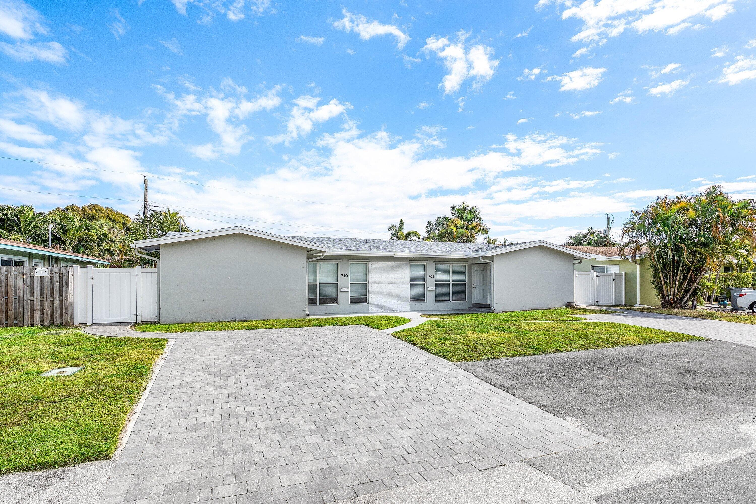 708-710 NE 23rd Avenue, Pompano Beach, FL 33062 — photo 3 of 43