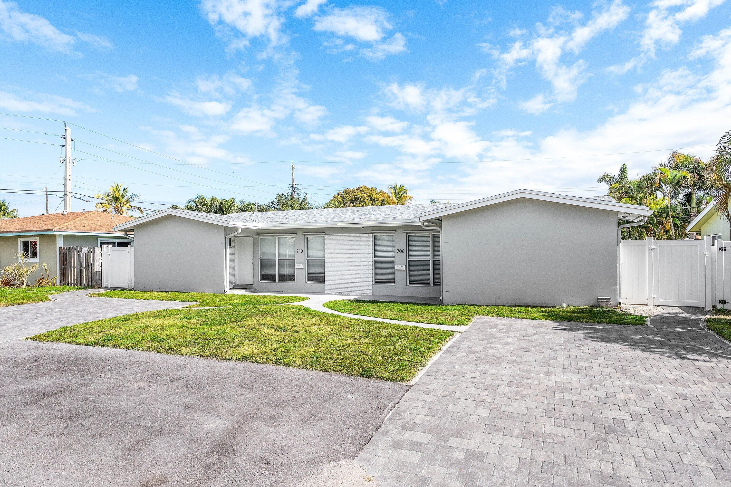 708-710 NE 23rd Avenue, Pompano Beach, FL 33062 — photo 4 of 43