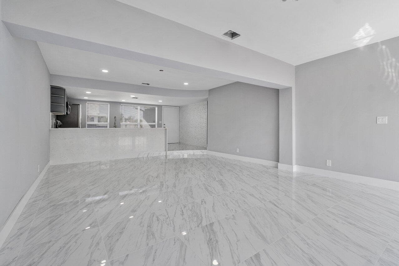 708-710 NE 23rd Avenue, Pompano Beach, FL 33062 — photo 13 of 43
