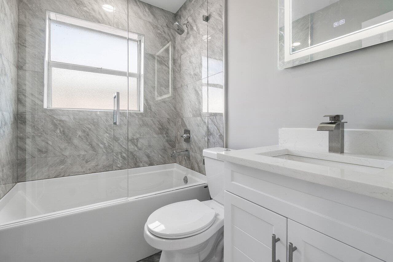 708-710 NE 23rd Avenue, Pompano Beach, FL 33062 — photo 16 of 43