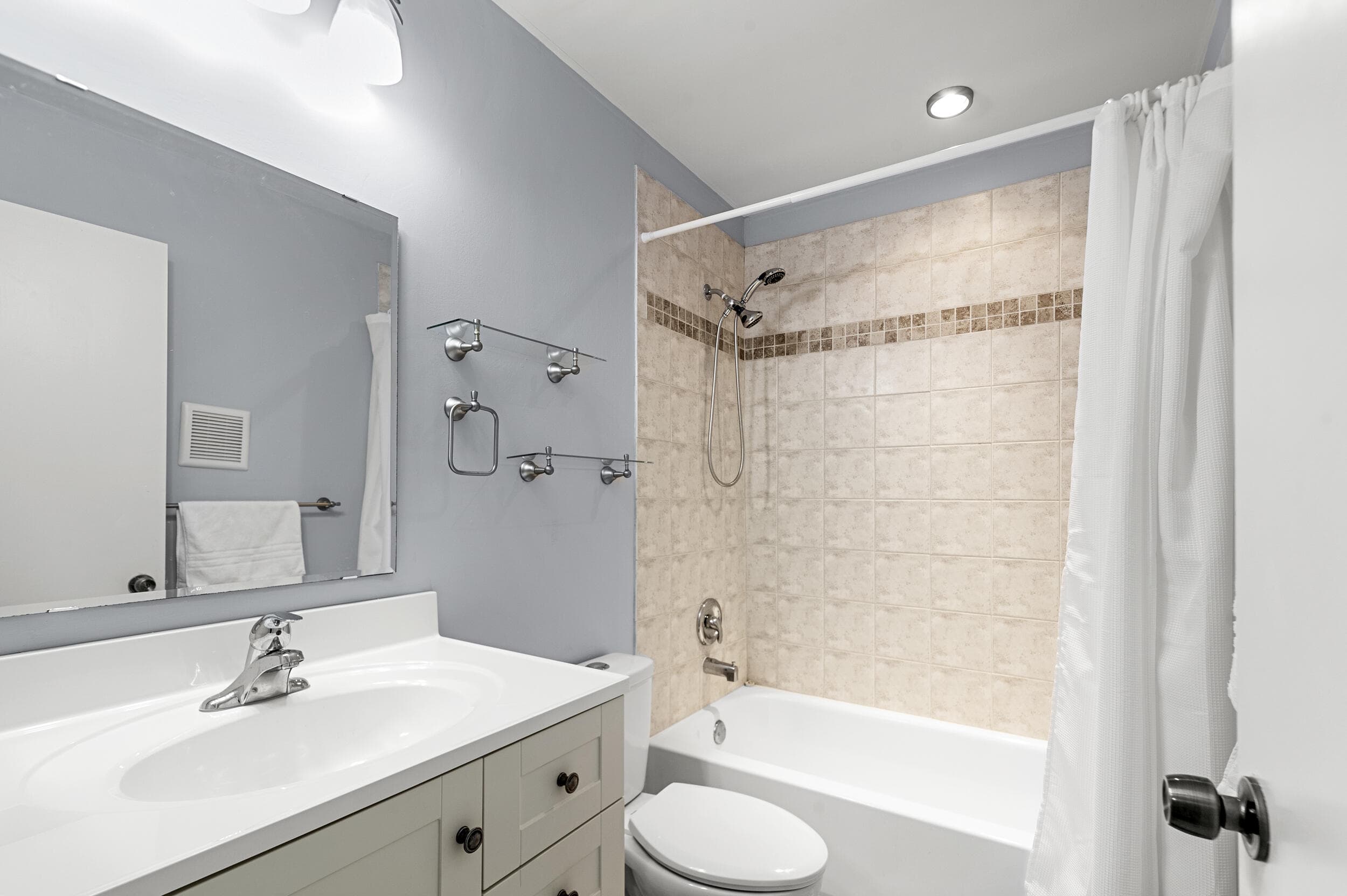 605 Flanders M, Delray Beach, FL 33484 — photo 10 of 48