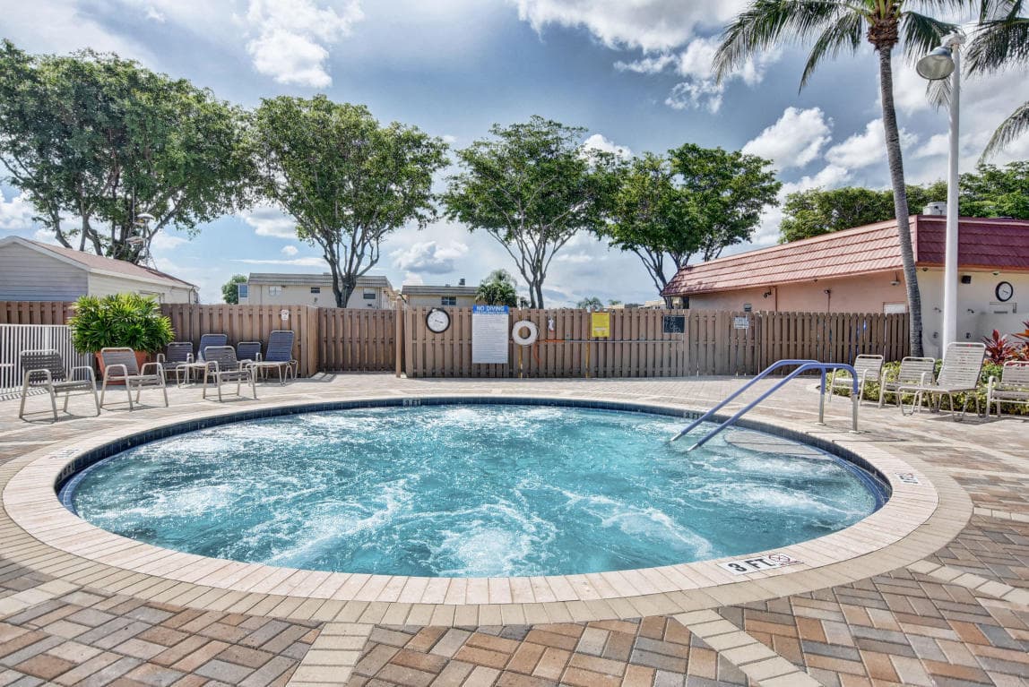 605 Flanders M, Delray Beach, FL 33484 — photo 39 of 48
