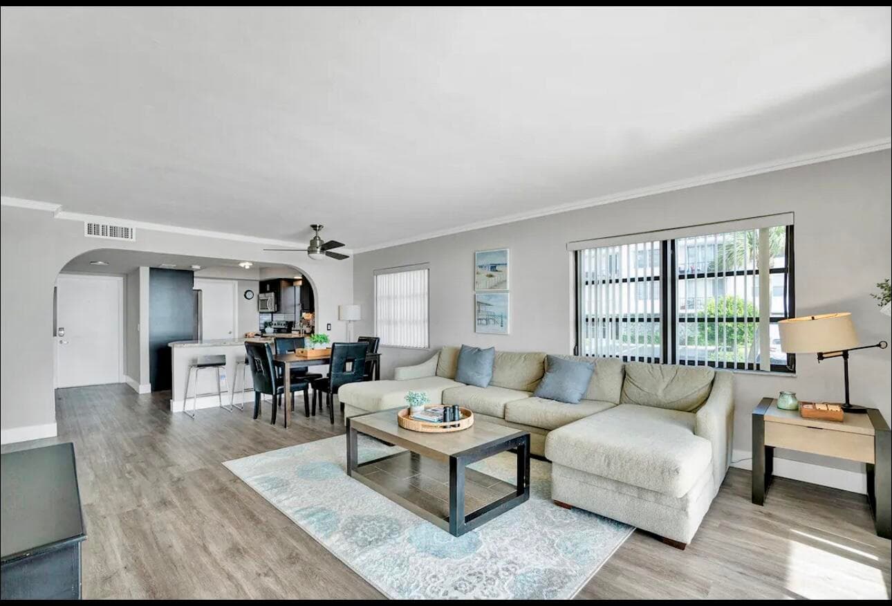 300 Croton Avenue 102, Lantana, FL 33462 — photo 5 of 24