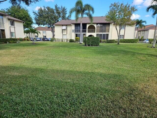 105 Lake Pine Circle B-2, Greenacres, FL 33463 — photo 2 of 13