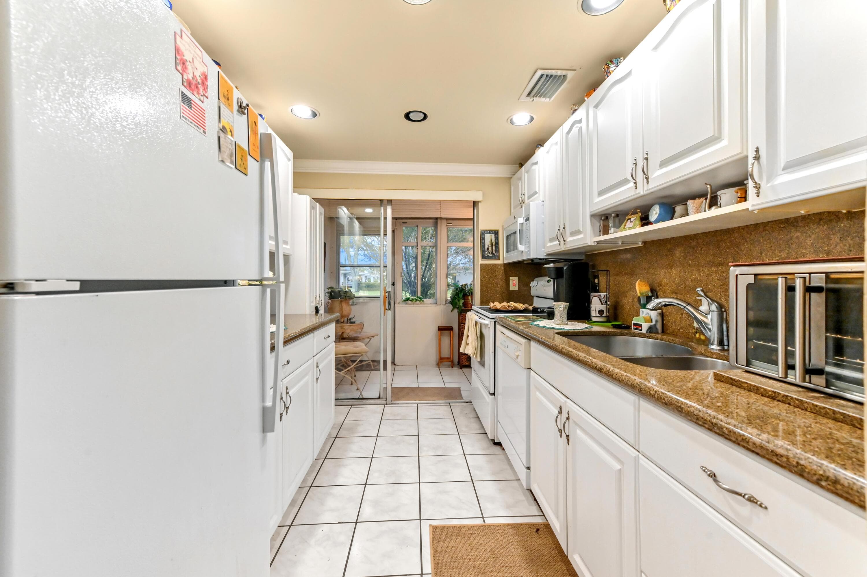 6 Abbey Lane 104, Delray Beach, FL 33446 — photo 12 of 40