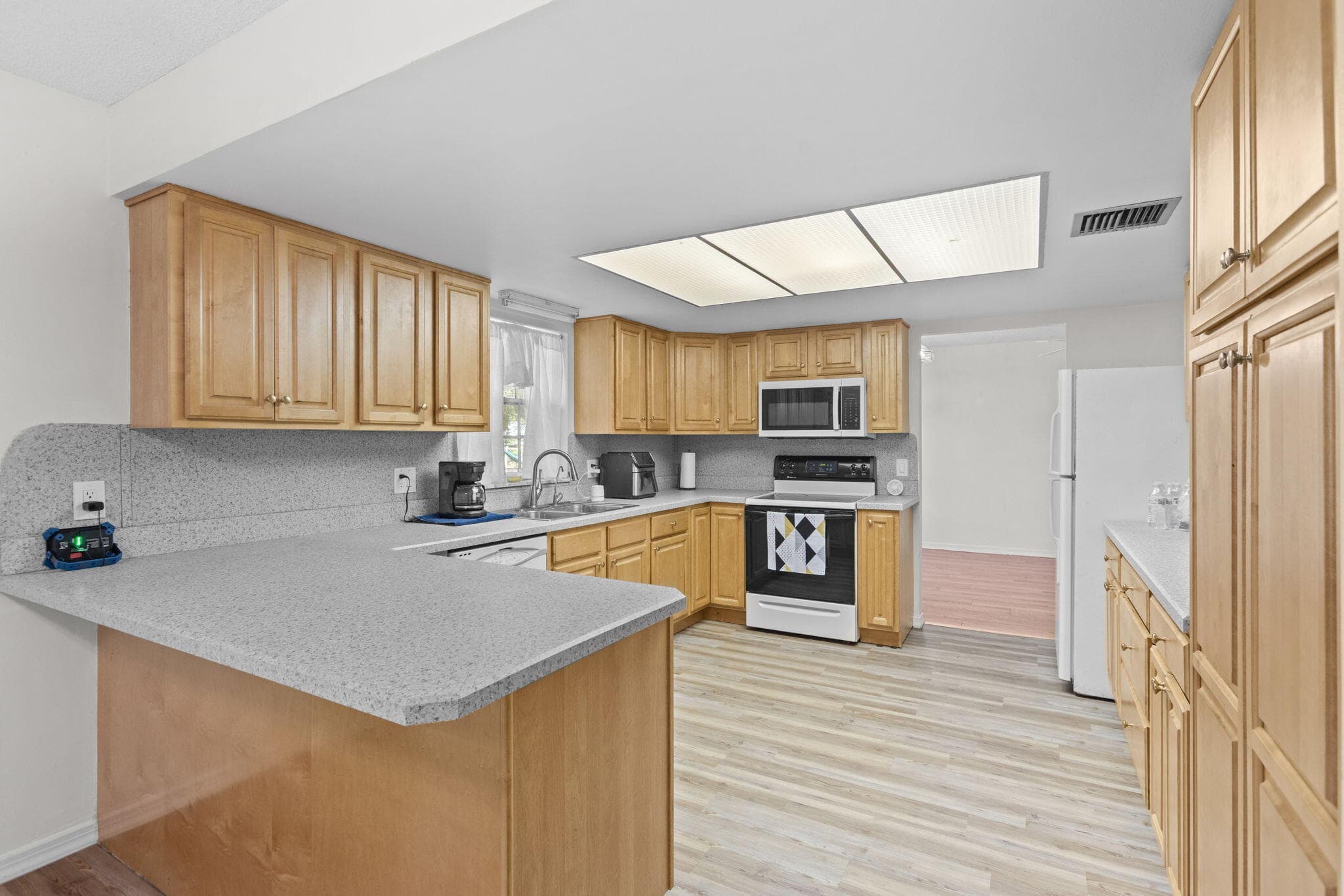 2902 Grove Drive, Fort Pierce, FL 34981 — photo 8 of 39