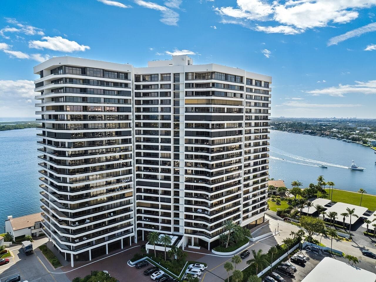 100 Lakeshore Drive 252, North Palm Beach, FL 33408 — photo 1 of 31