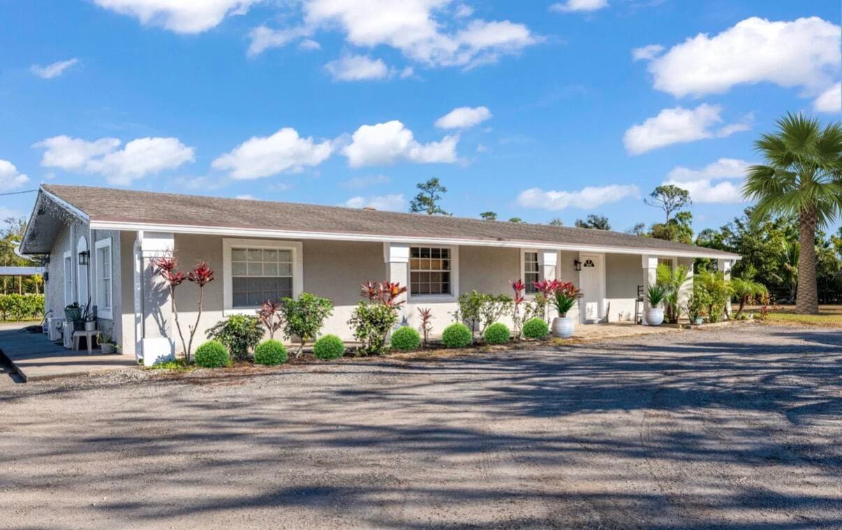 1216 C Road, Loxahatchee Groves, FL 33470 — photo 3 of 19