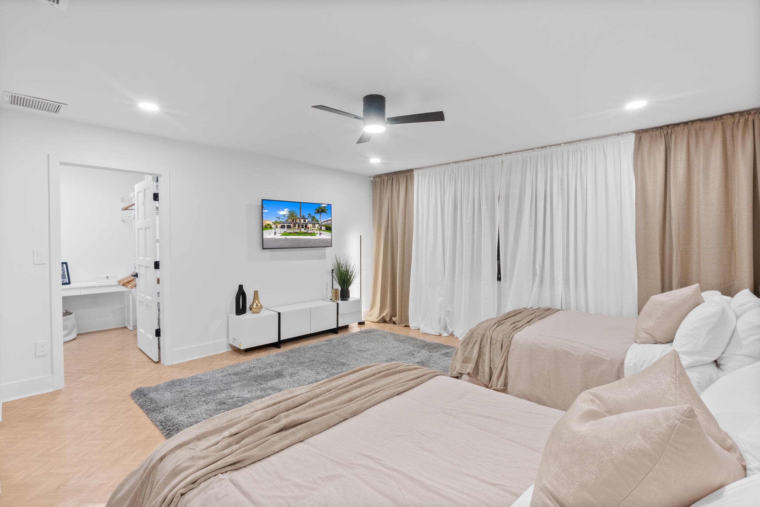 516 Royal Plaza Drive, Fort Lauderdale, FL 33301 — photo 18 of 41