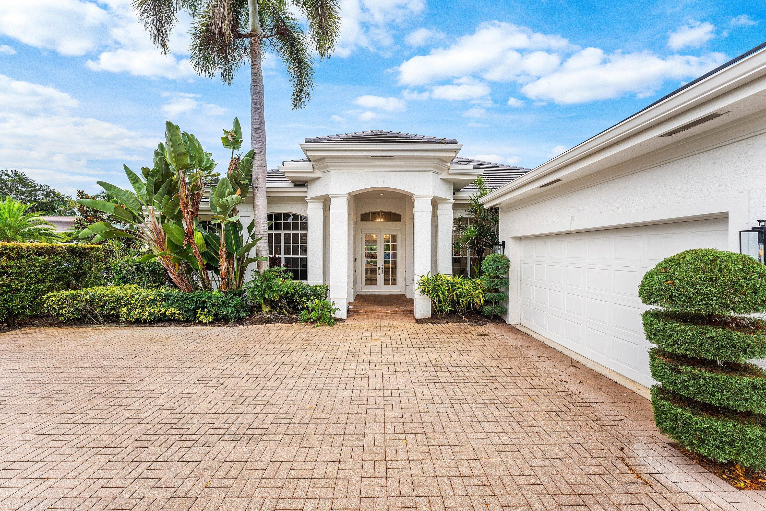 132 Pembroke Drive, Palm Beach Gardens, FL 33418 — photo 3 of 73