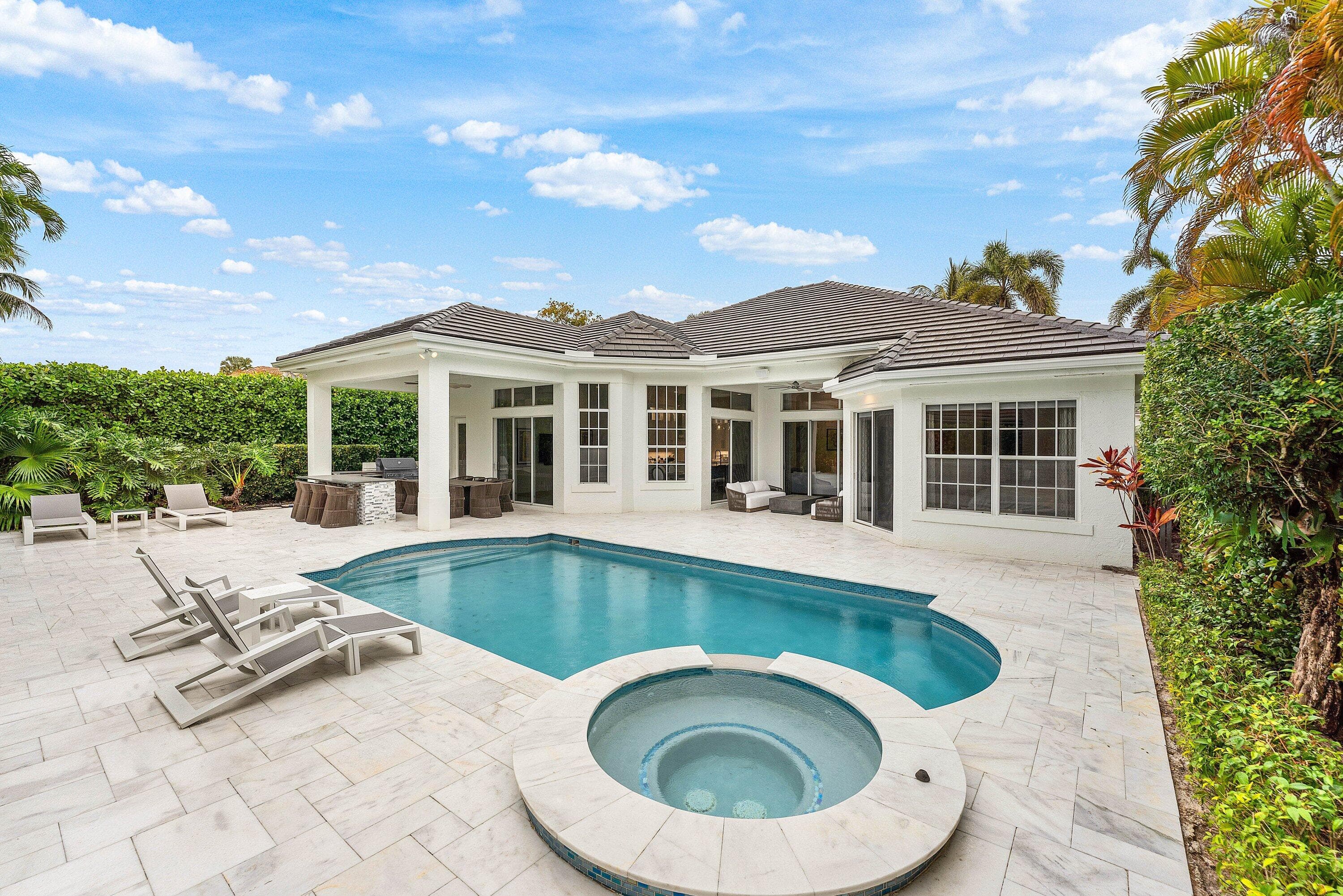 132 Pembroke Drive, Palm Beach Gardens, FL 33418 — photo 2 of 73
