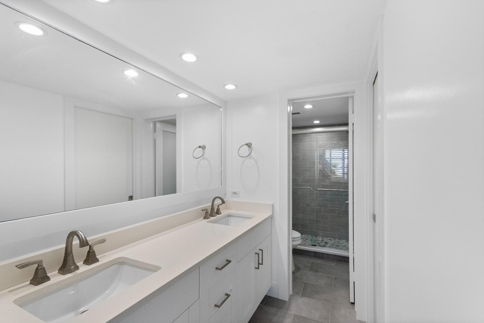 130 Lakeshore Drive 222, North Palm Beach, FL 33408 — photo 14 of 32