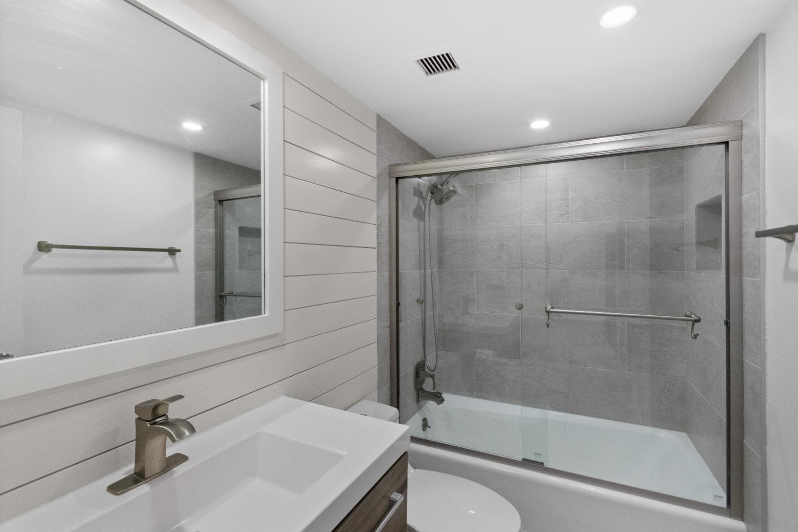 130 Lakeshore Drive 222, North Palm Beach, FL 33408 — photo 21 of 32