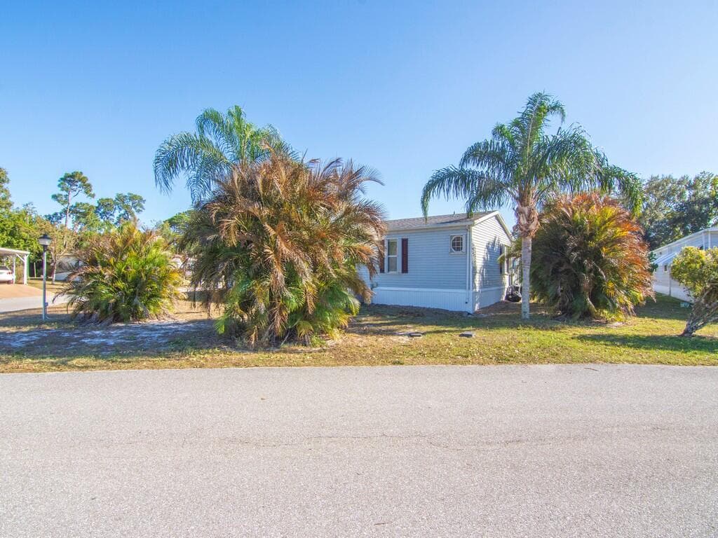 43 Montilla Way, Port St. Lucie, FL 34952 — photo 7 of 33