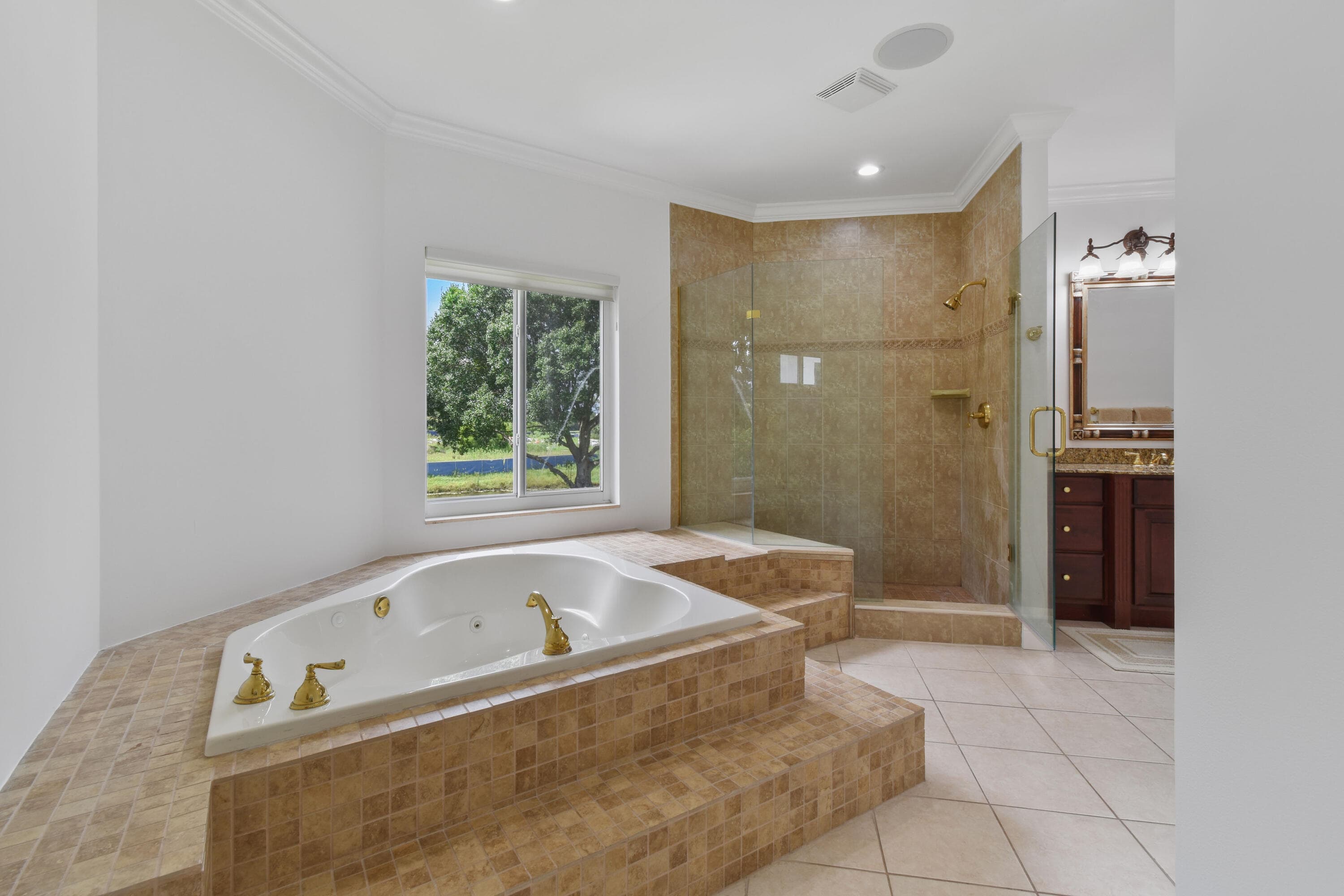 2801 Embassy Drive, West Palm Beach, FL 33401 — photo 18 of 65