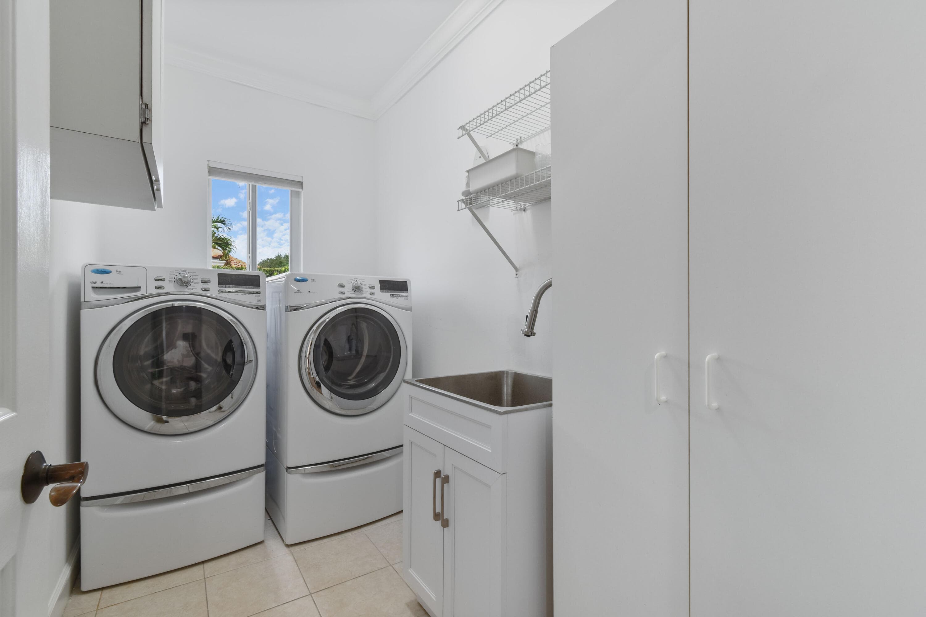 2801 Embassy Drive, West Palm Beach, FL 33401 — photo 29 of 65