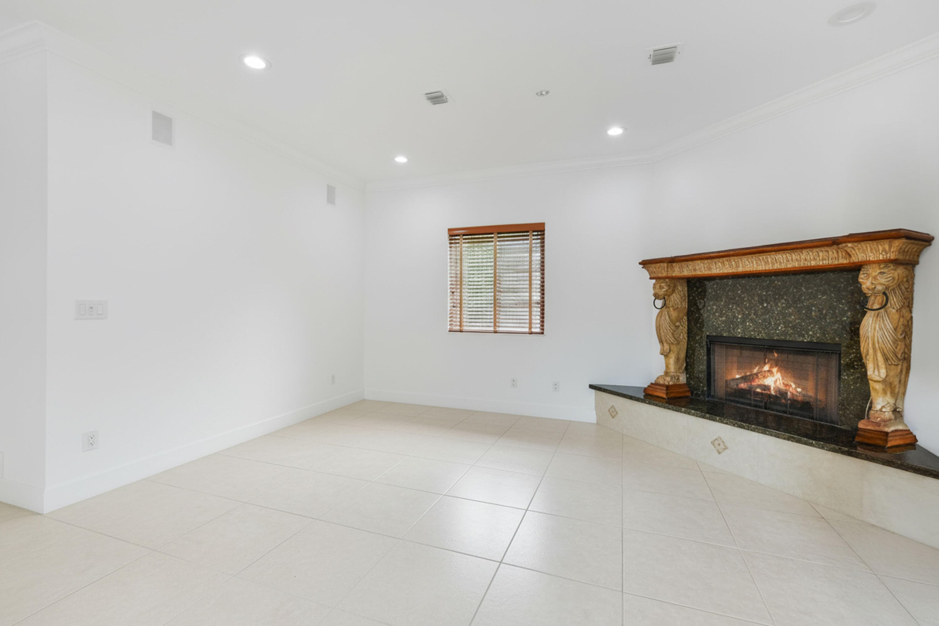 2801 Embassy Drive, West Palm Beach, FL 33401 — photo 8 of 65