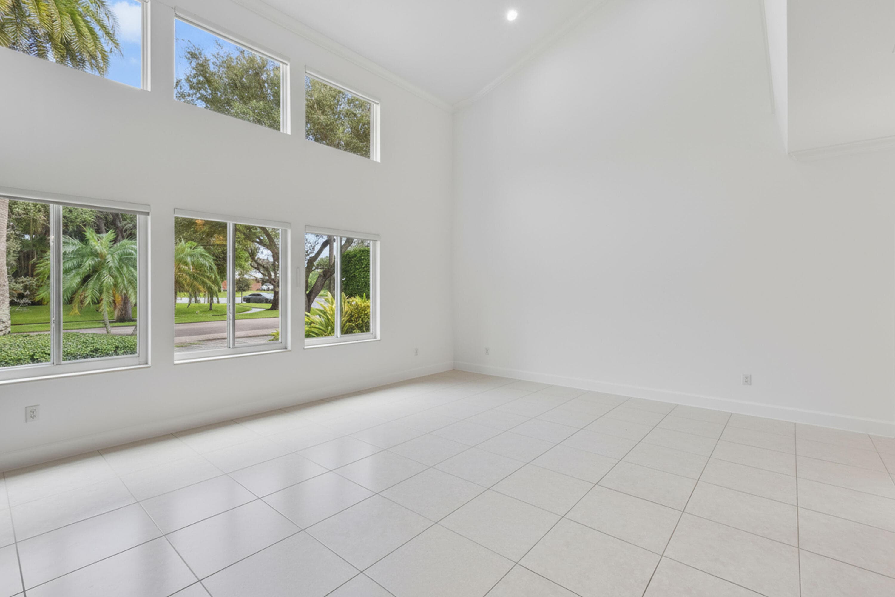 2801 Embassy Drive, West Palm Beach, FL 33401 — photo 3 of 65