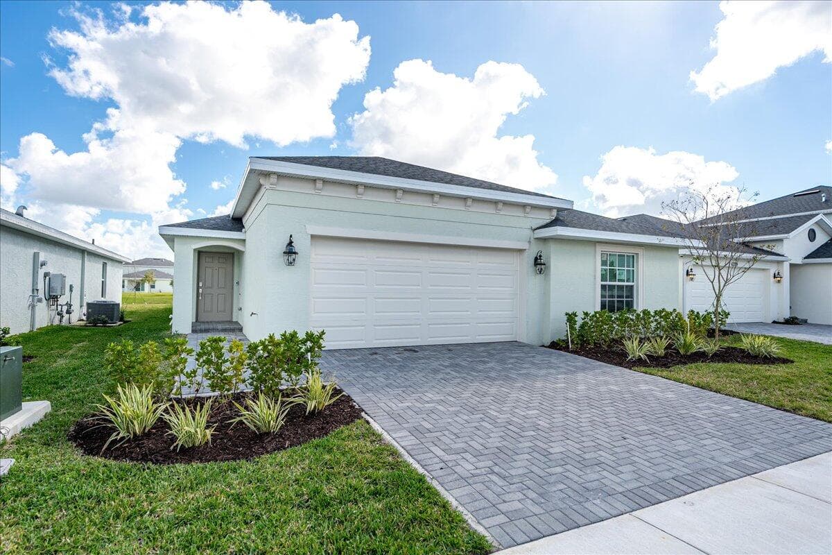 6331 NW Windwood Way, Port St. Lucie, FL 34987 — photo 3 of 32
