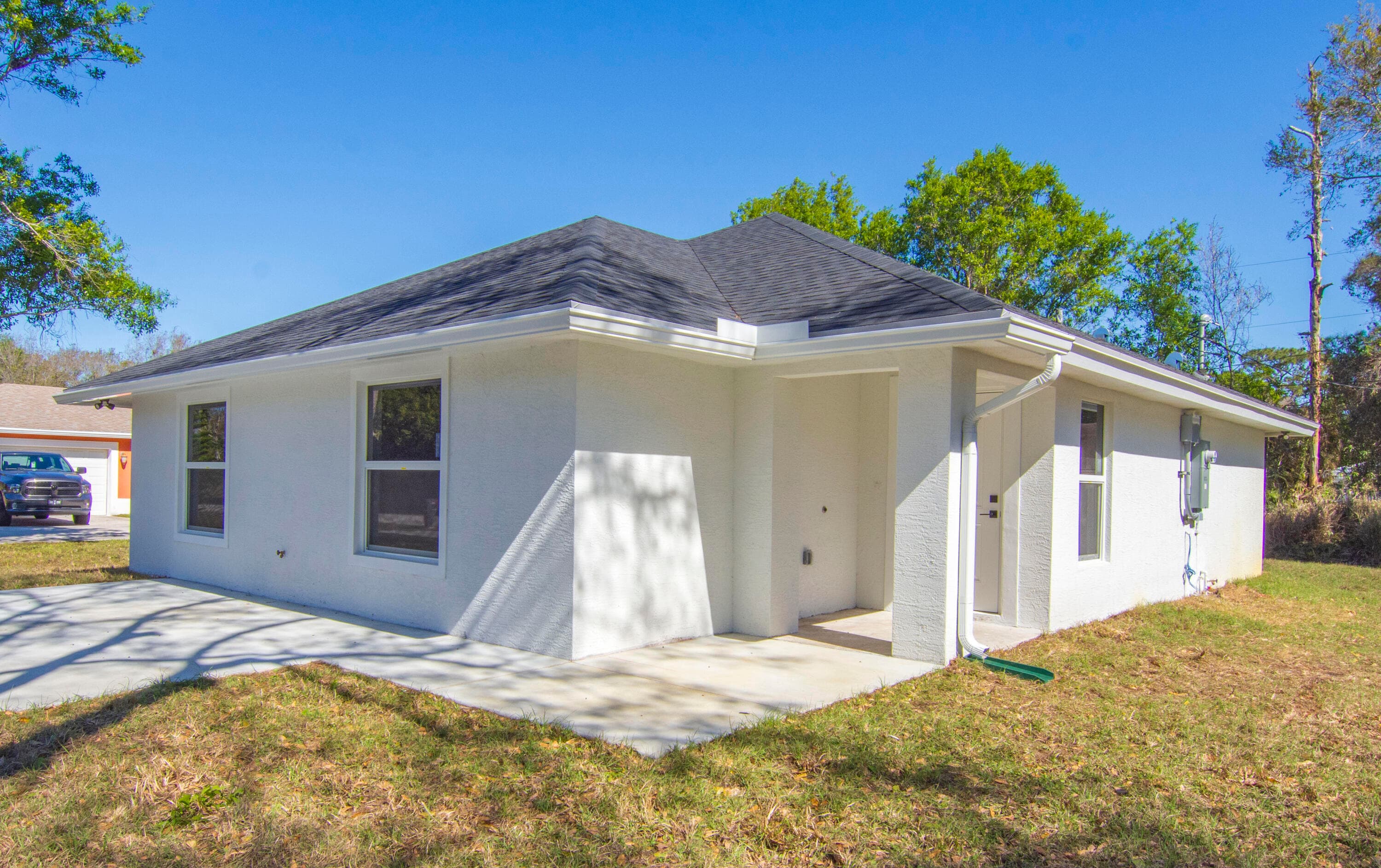 4556 49th Avenue, Vero Beach, FL 32967 — photo 2 of 24