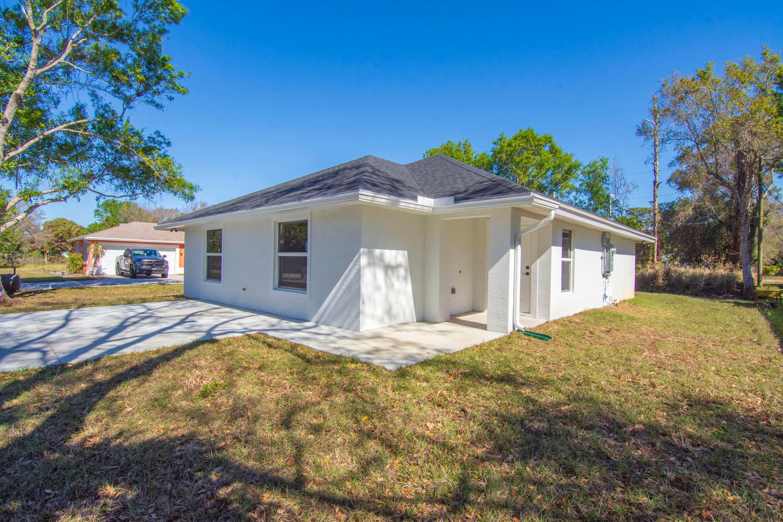 4556 49th Avenue, Vero Beach, FL 32967 — photo 3 of 24