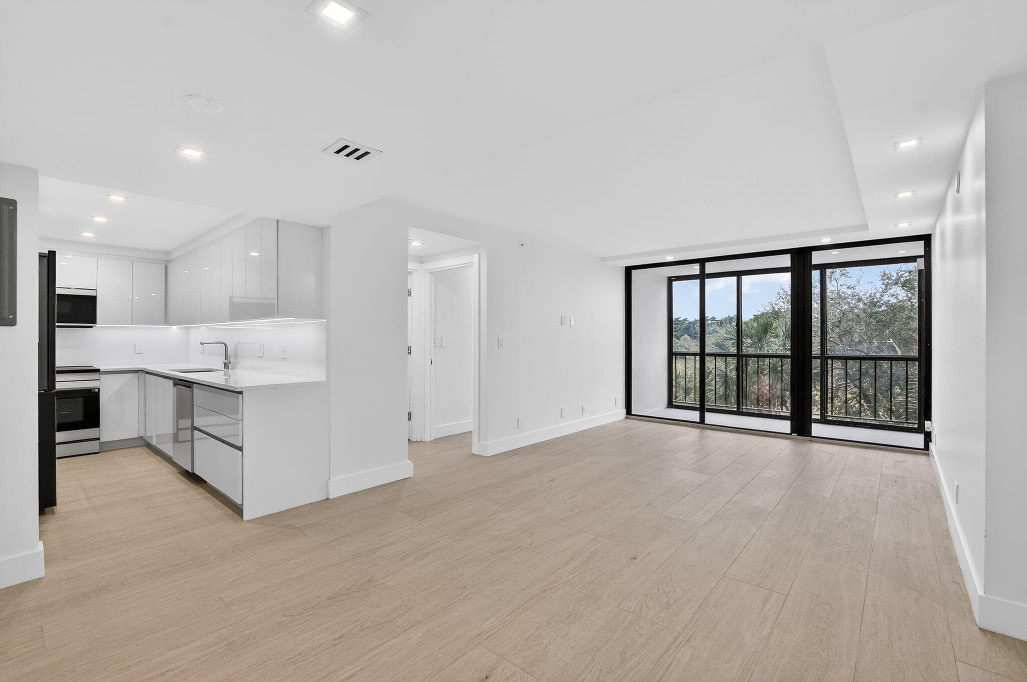 7835 Lakeside Boulevard 946, Boca Raton, FL 33434 — photo 1 of 20