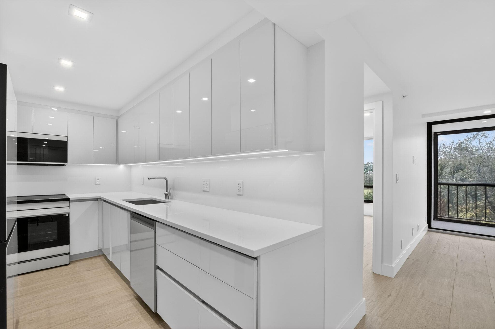 7835 Lakeside Boulevard 946, Boca Raton, FL 33434 — photo 2 of 20