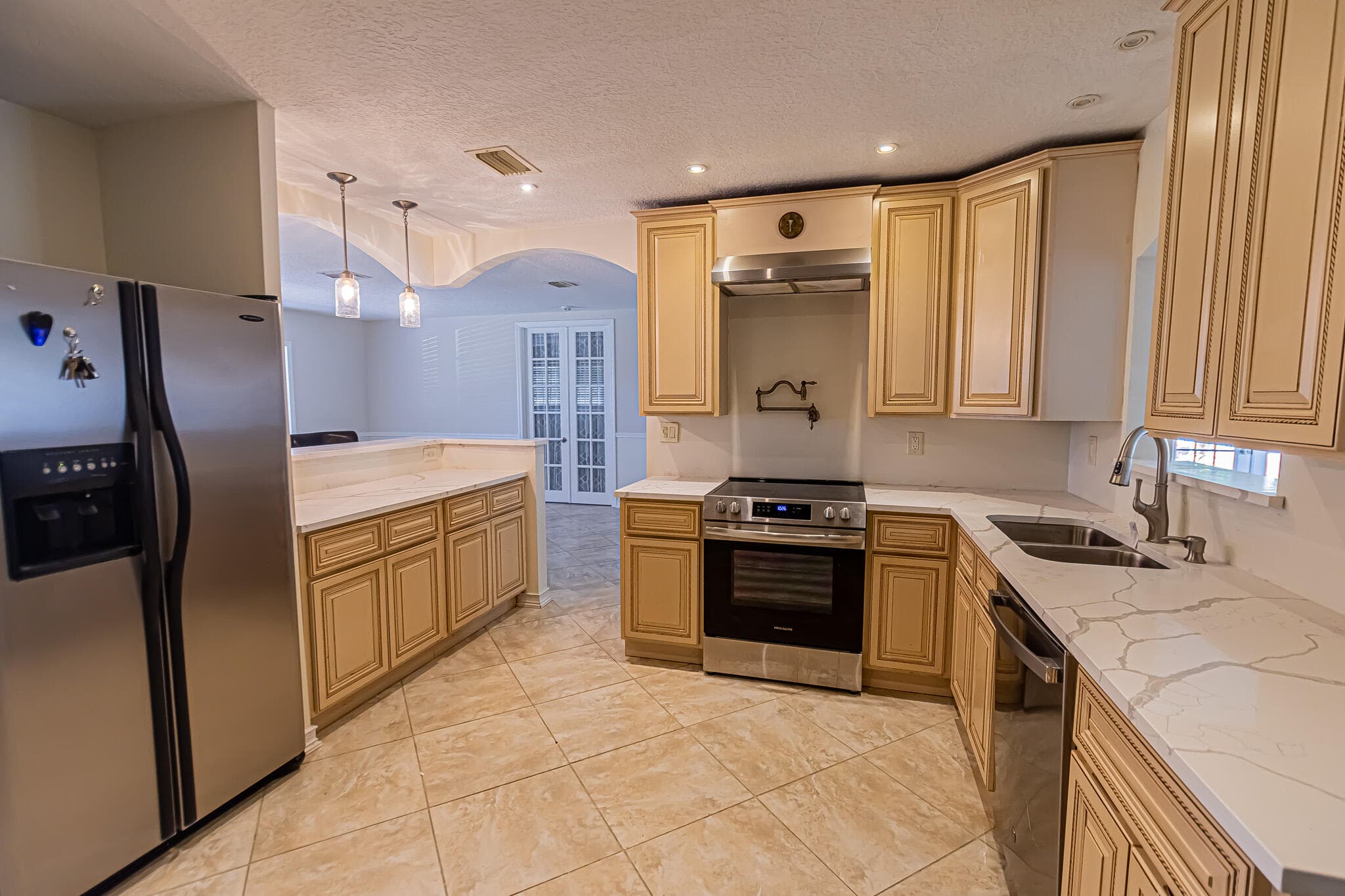 471 SE Lamon Lane, Port St. Lucie, FL 34983 — photo 5 of 32