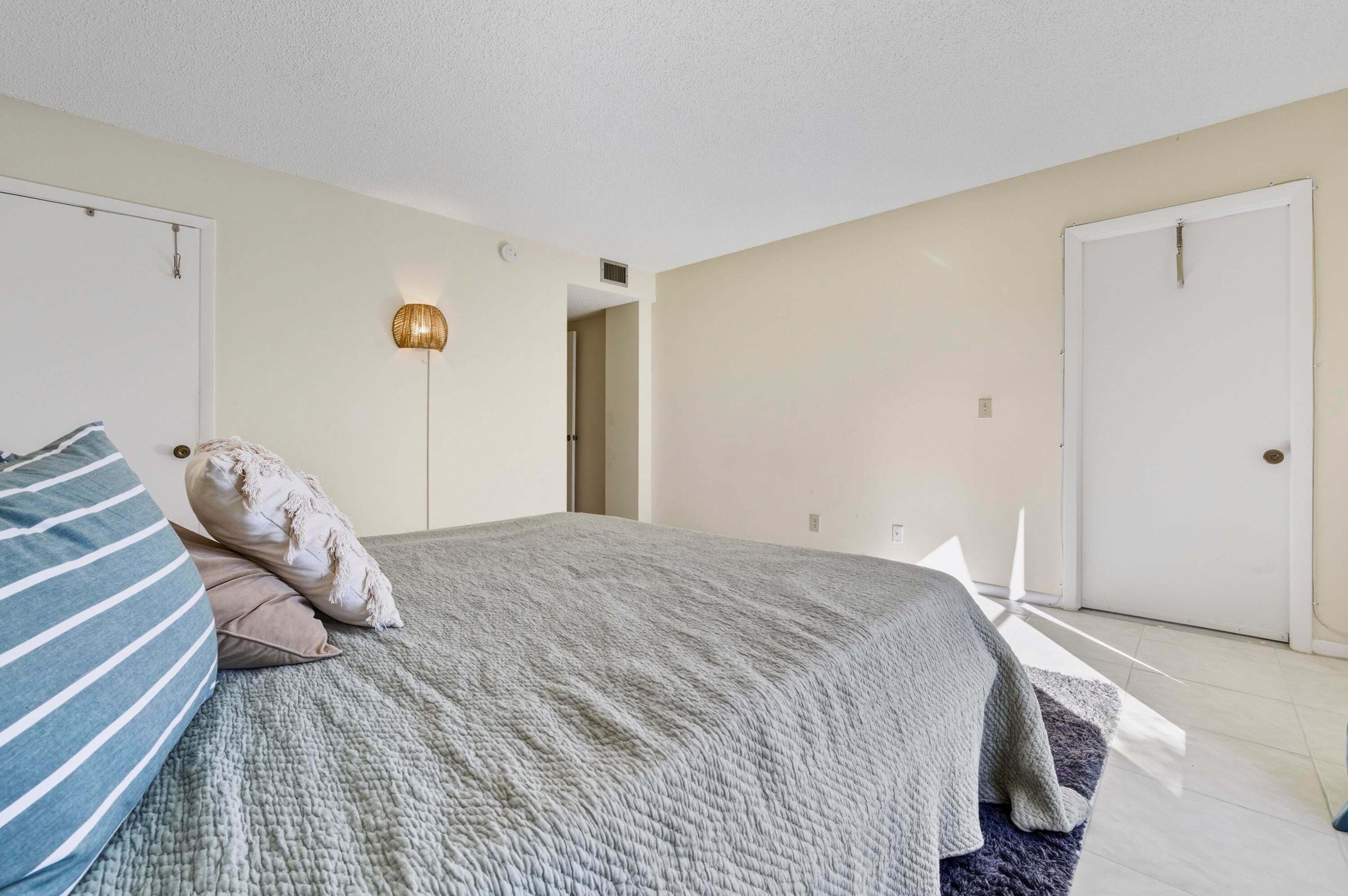 890 N Federal Highway 406, Lantana, FL 33462 — photo 19 of 63