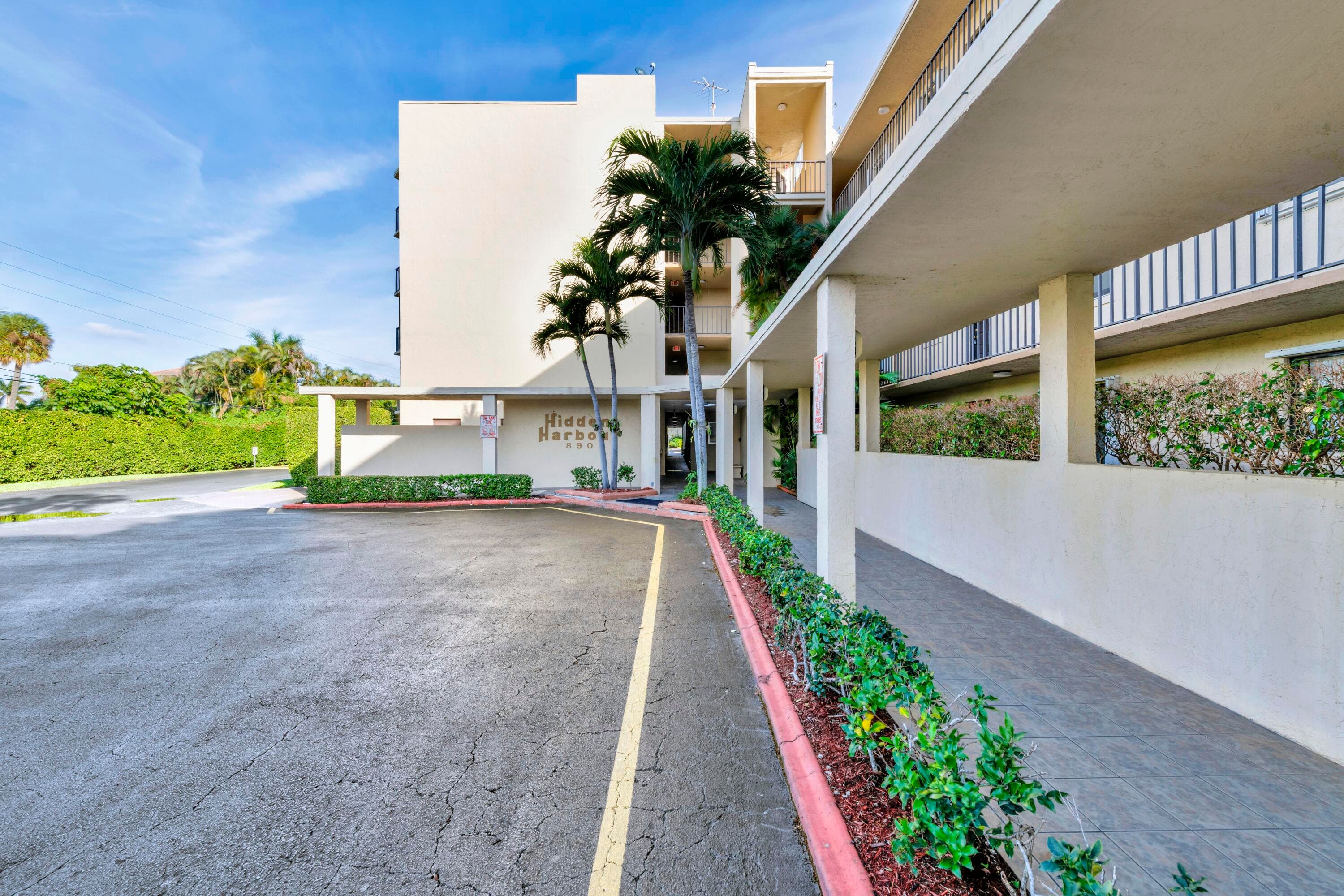 890 N Federal Highway 406, Lantana, FL 33462 — photo 4 of 63