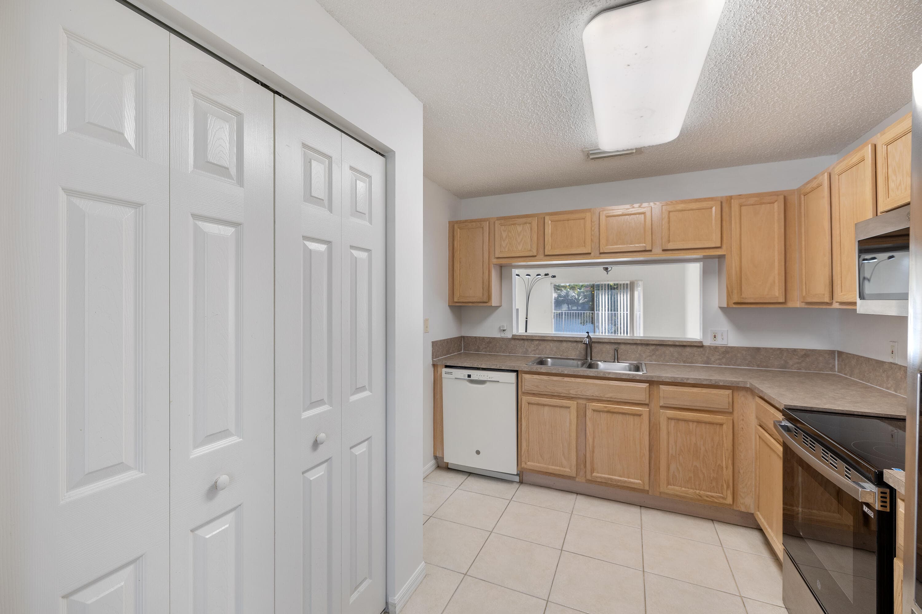 3800 Woodfield Drive, Coconut Creek, FL 33073 — photo 9 of 52