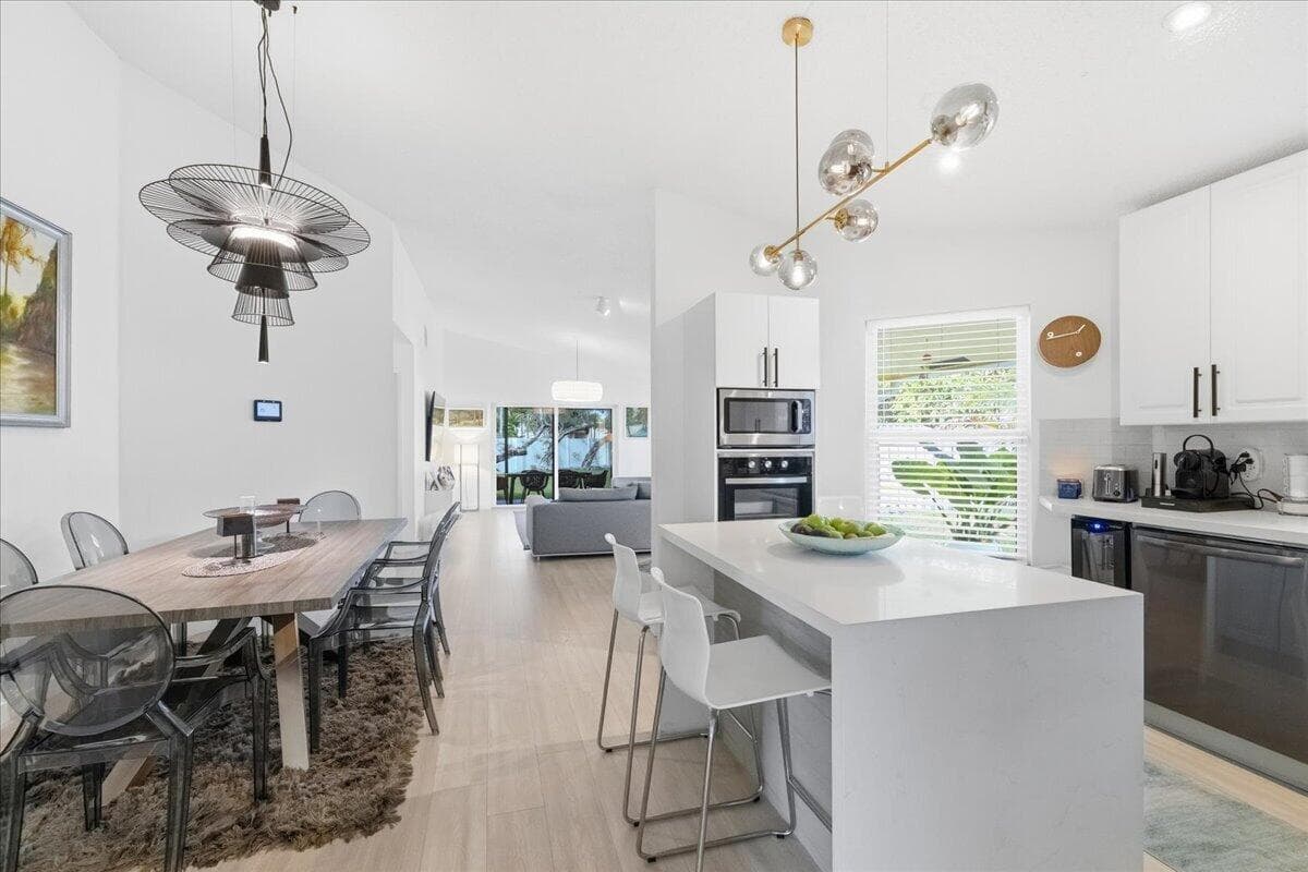 901 SW 111th Way, Davie, FL 33324 — photo 1 of 45