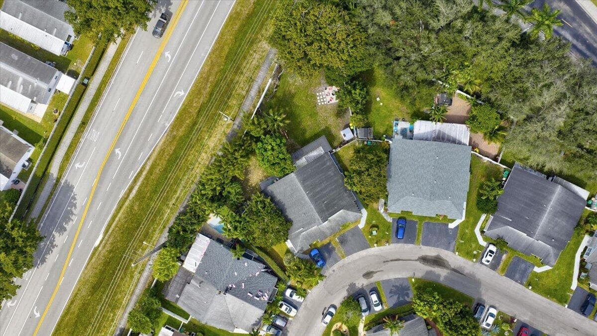 901 SW 111th Way, Davie, FL 33324 — photo 37 of 45