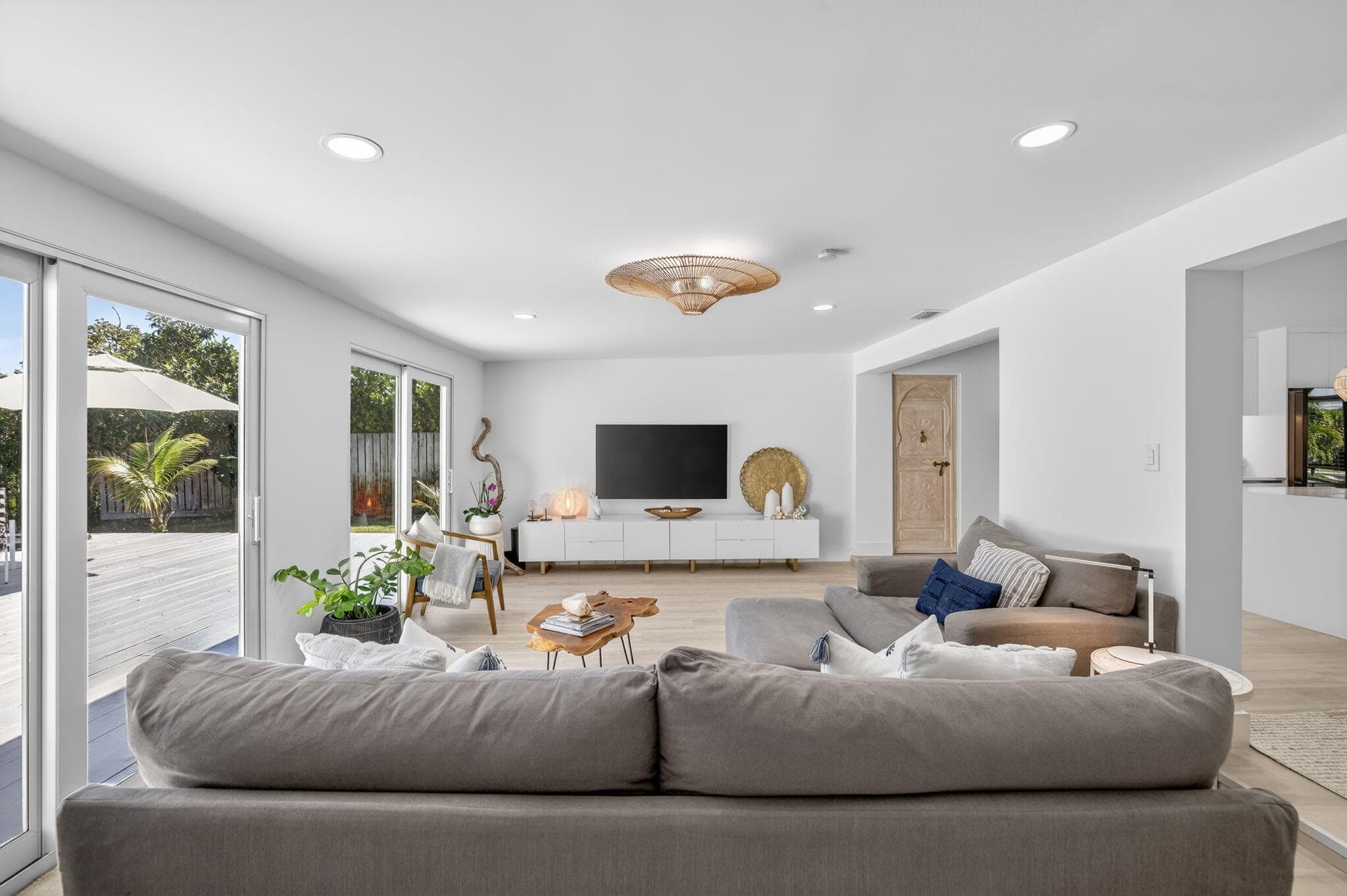 876 NW 6th Avenue, Boca Raton, FL 33432 — photo 16 of 90