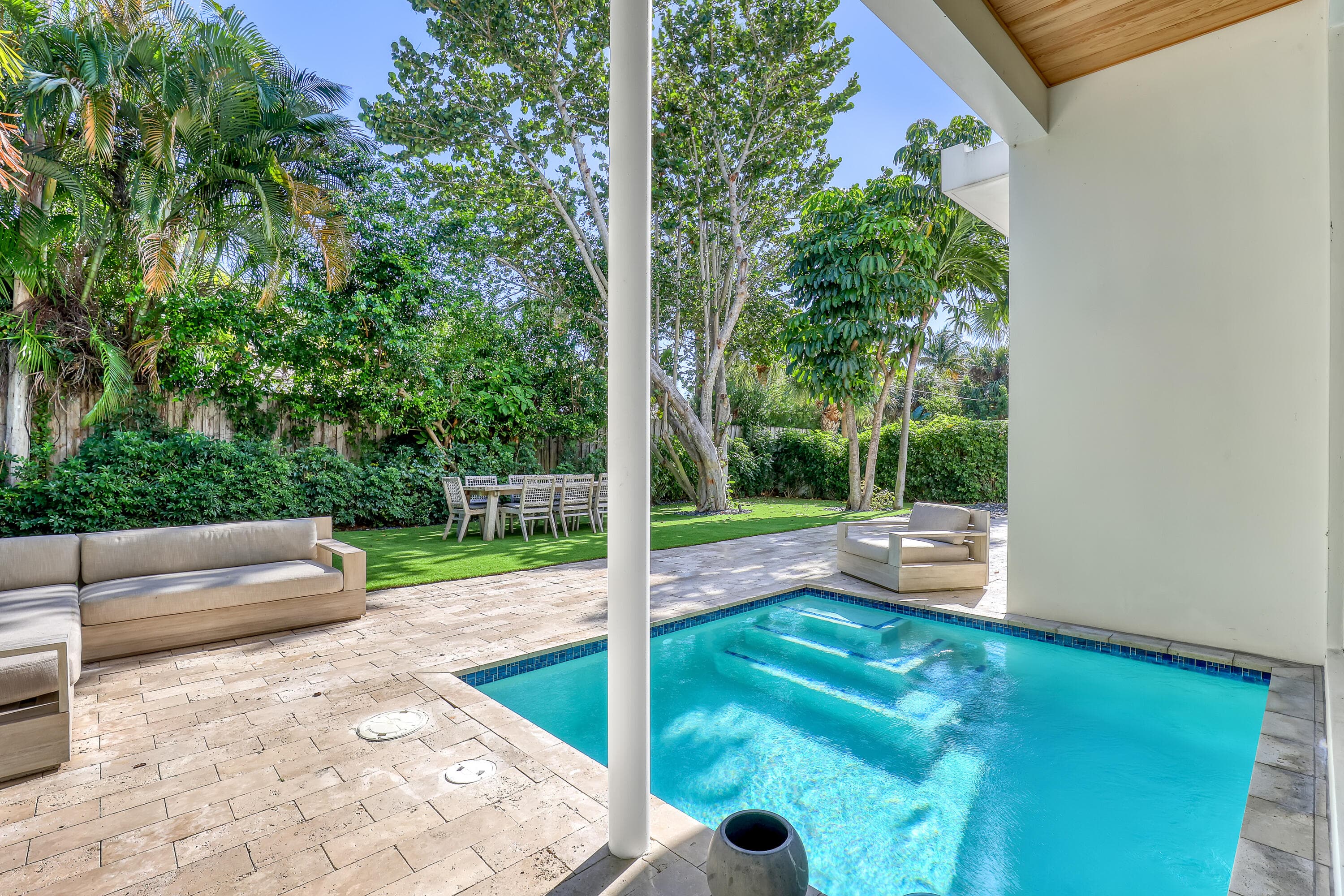 703 NE 5th Street, Delray Beach, FL 33483 — photo 2 of 37