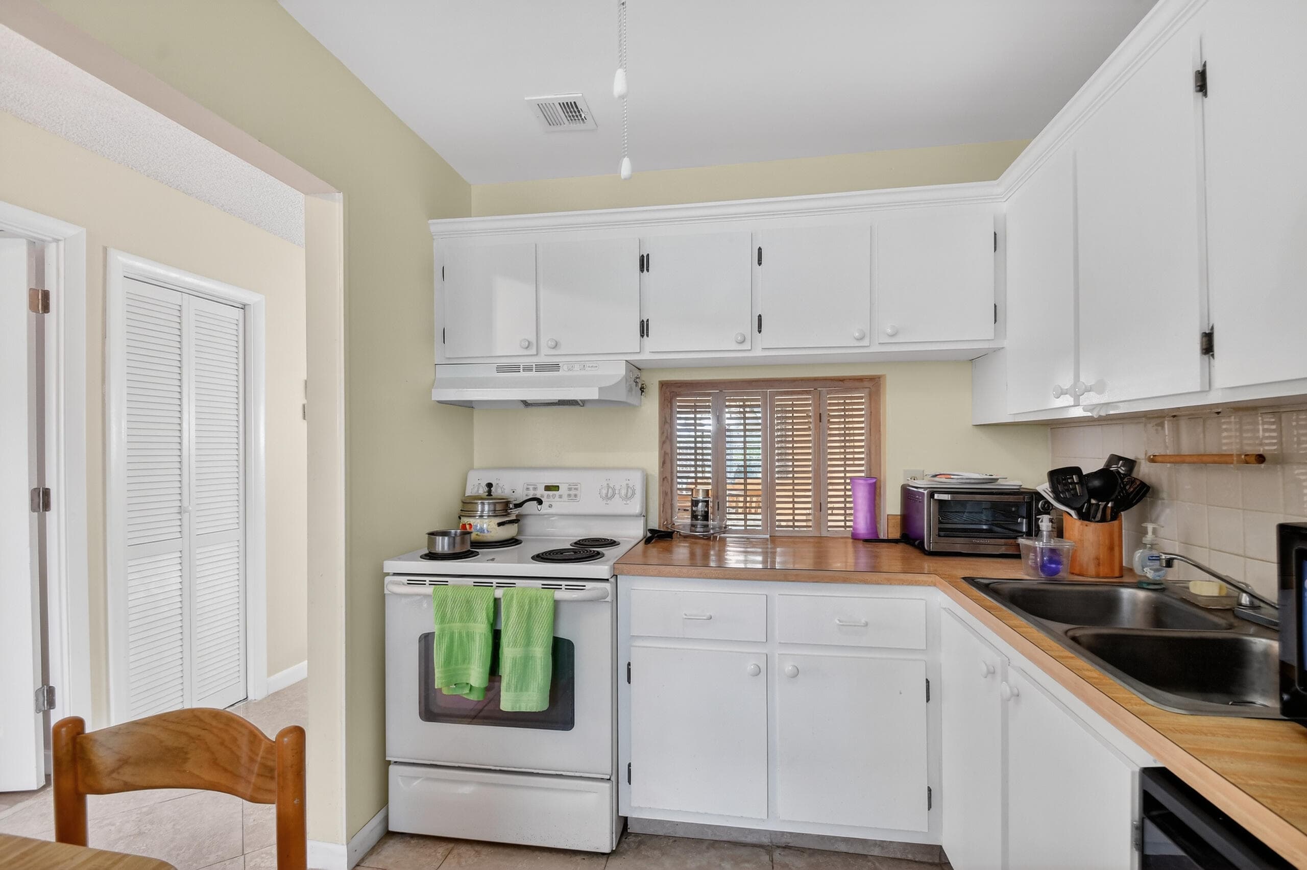 113 Lake Olive Drive 113, West Palm Beach, FL 33411 — photo 5 of 23