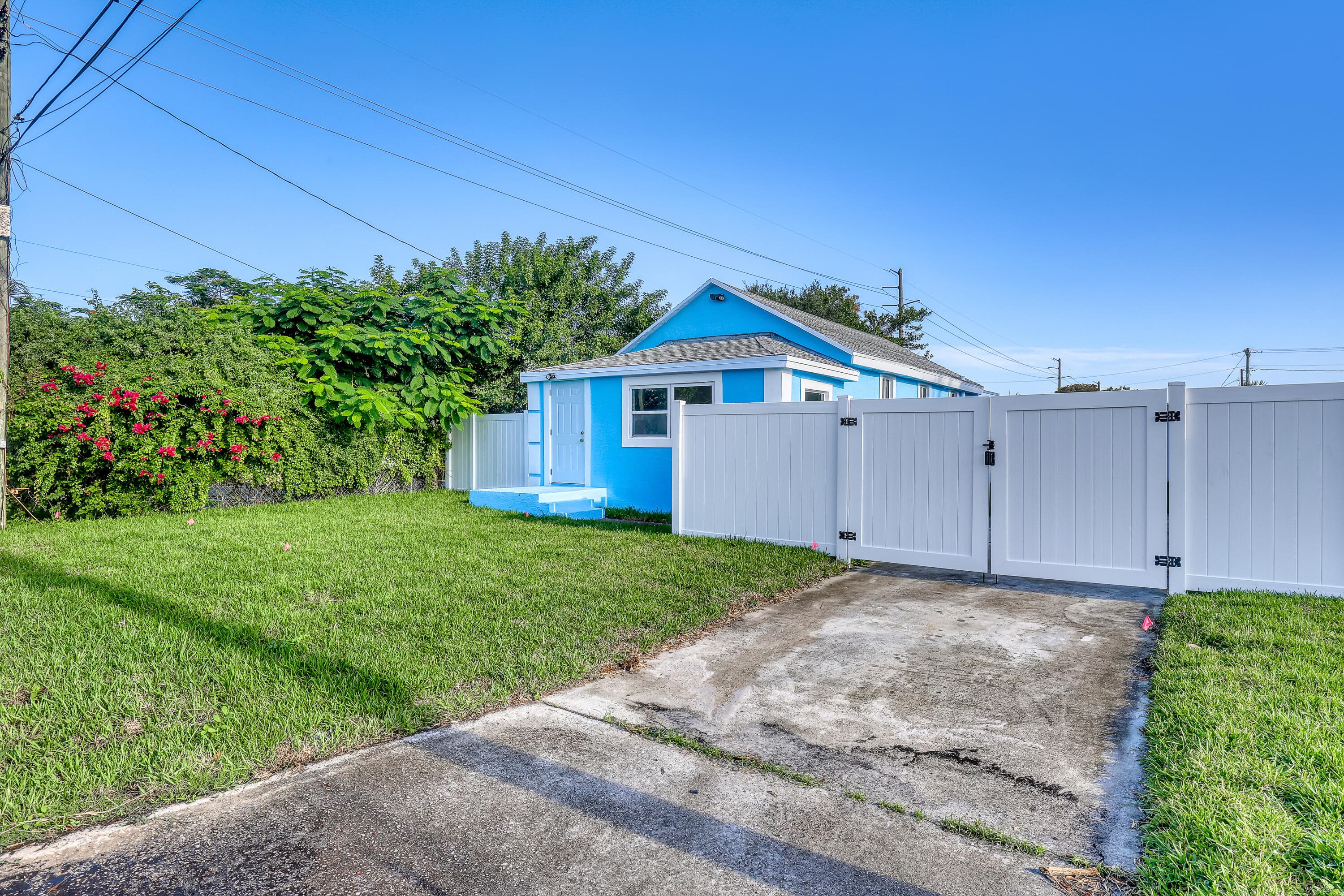180 W 15th Street, Riviera Beach, FL 33404 — photo 2 of 45