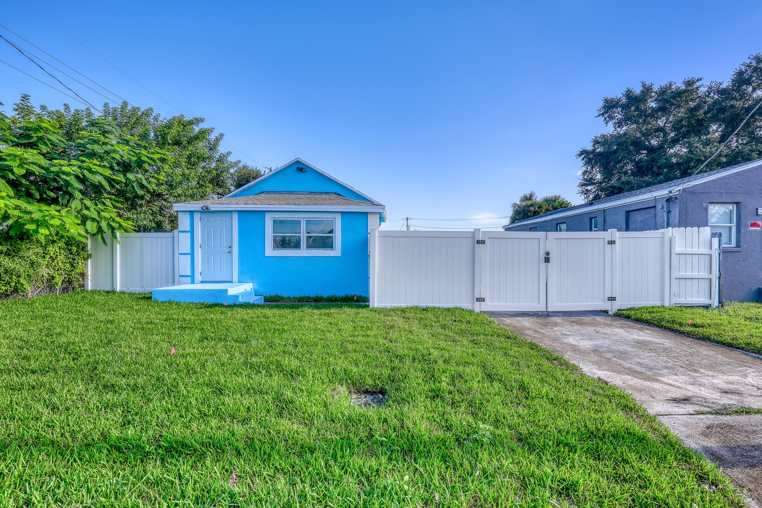 180 W 15th Street, Riviera Beach, FL 33404 — photo 3 of 45