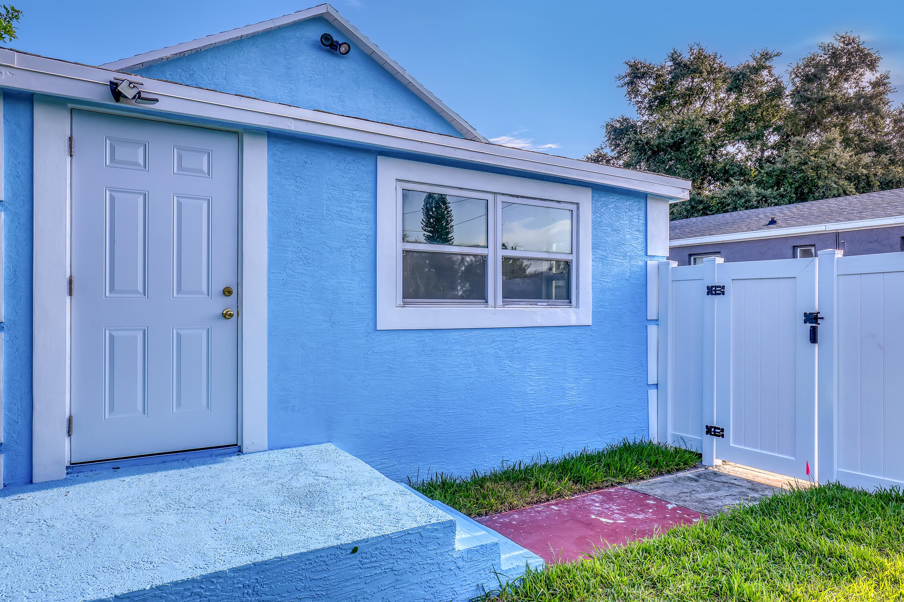 180 W 15th Street, Riviera Beach, FL 33404 — photo 4 of 45