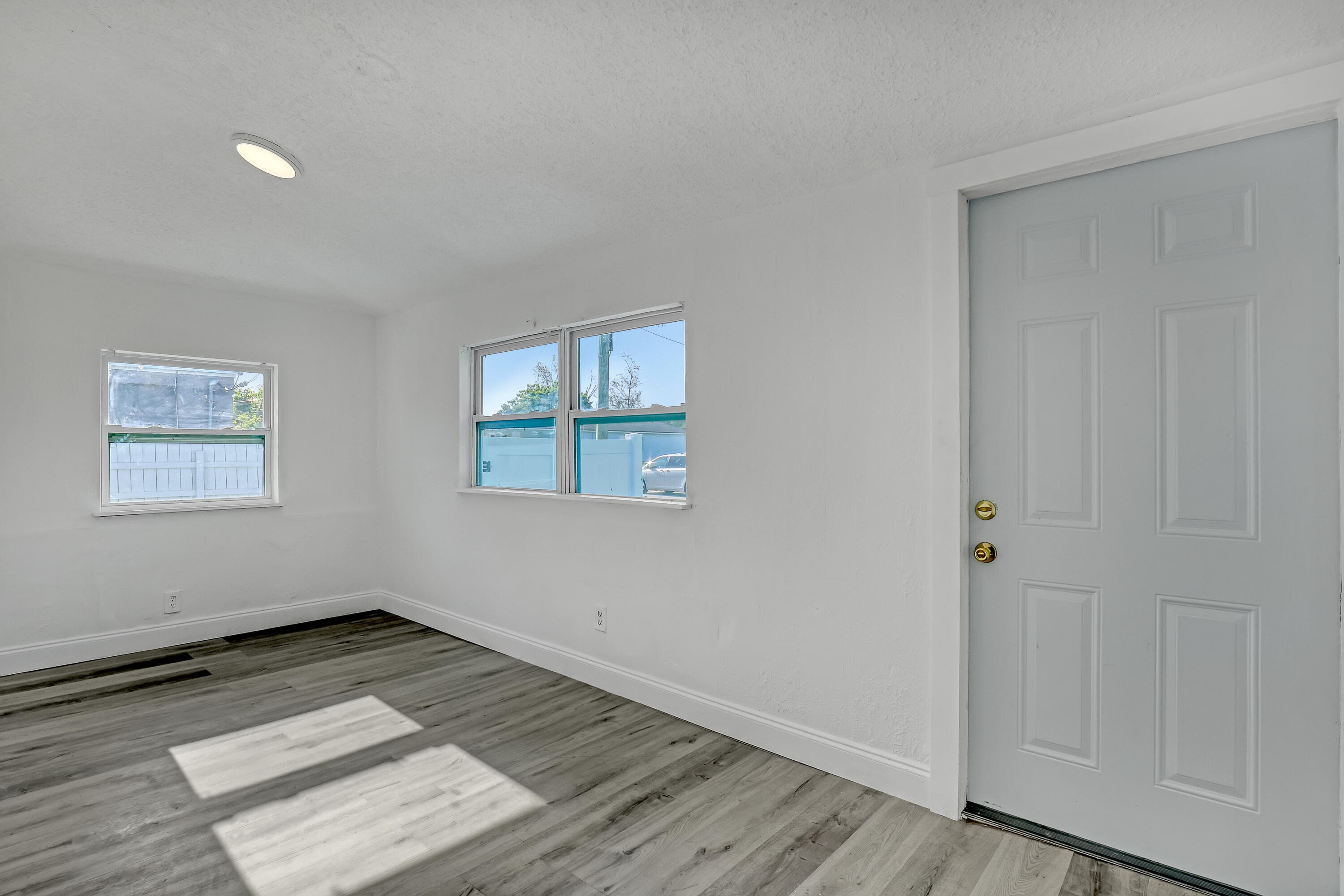 180 W 15th Street, Riviera Beach, FL 33404 — photo 8 of 45