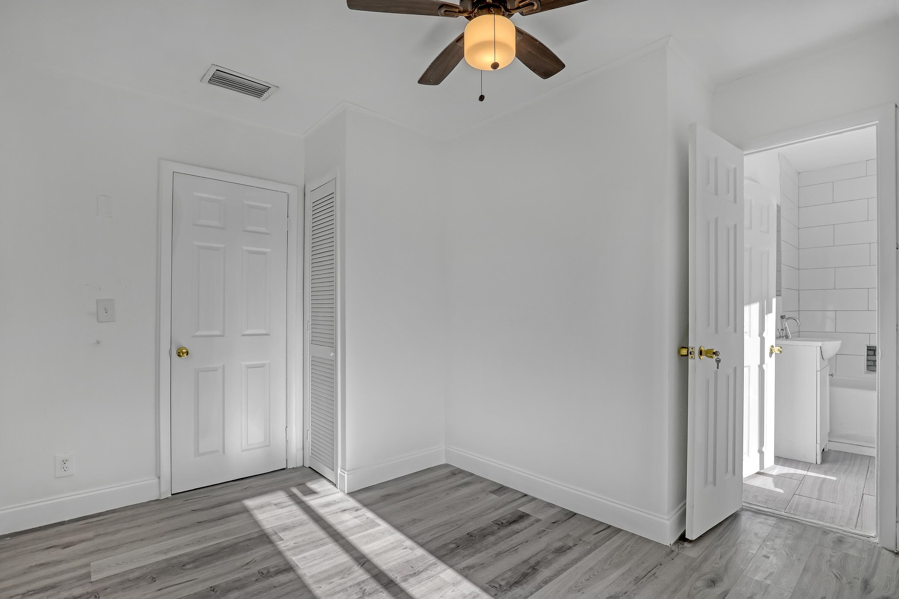 180 W 15th Street, Riviera Beach, FL 33404 — photo 14 of 45