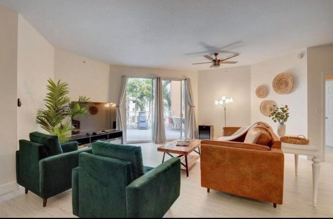 802 W Windward Way 216, Lantana, FL 33462 — photo 1 of 34