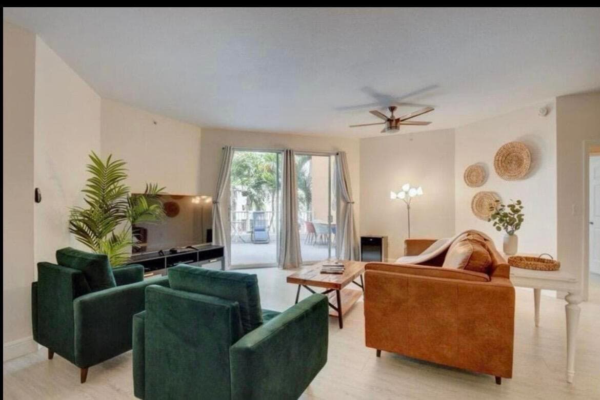 802 W Windward Way 216, Lantana, FL 33462 — photo 11 of 34