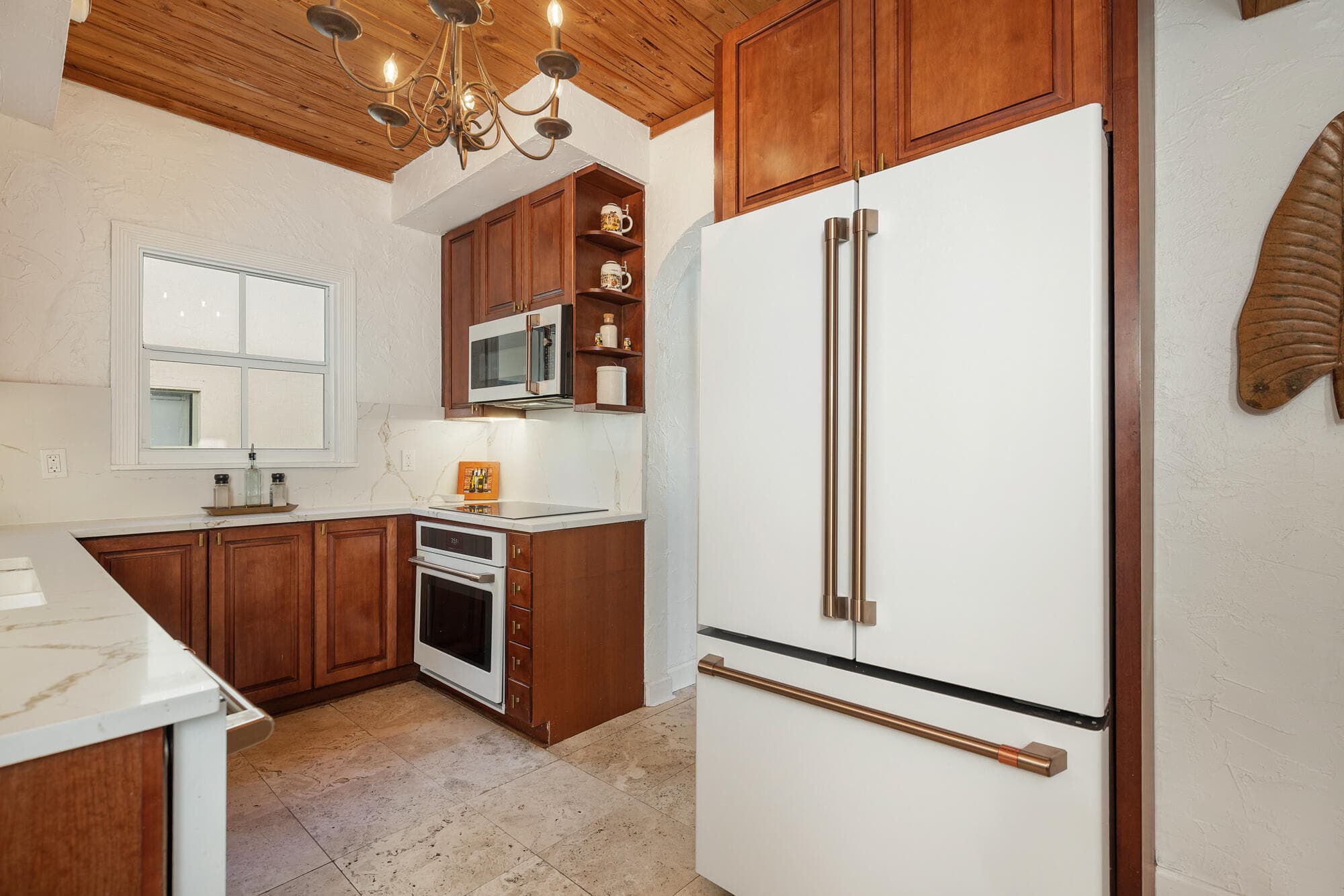 137 Edgewood Drive, West Palm Beach, FL 33405 — photo 15 of 42