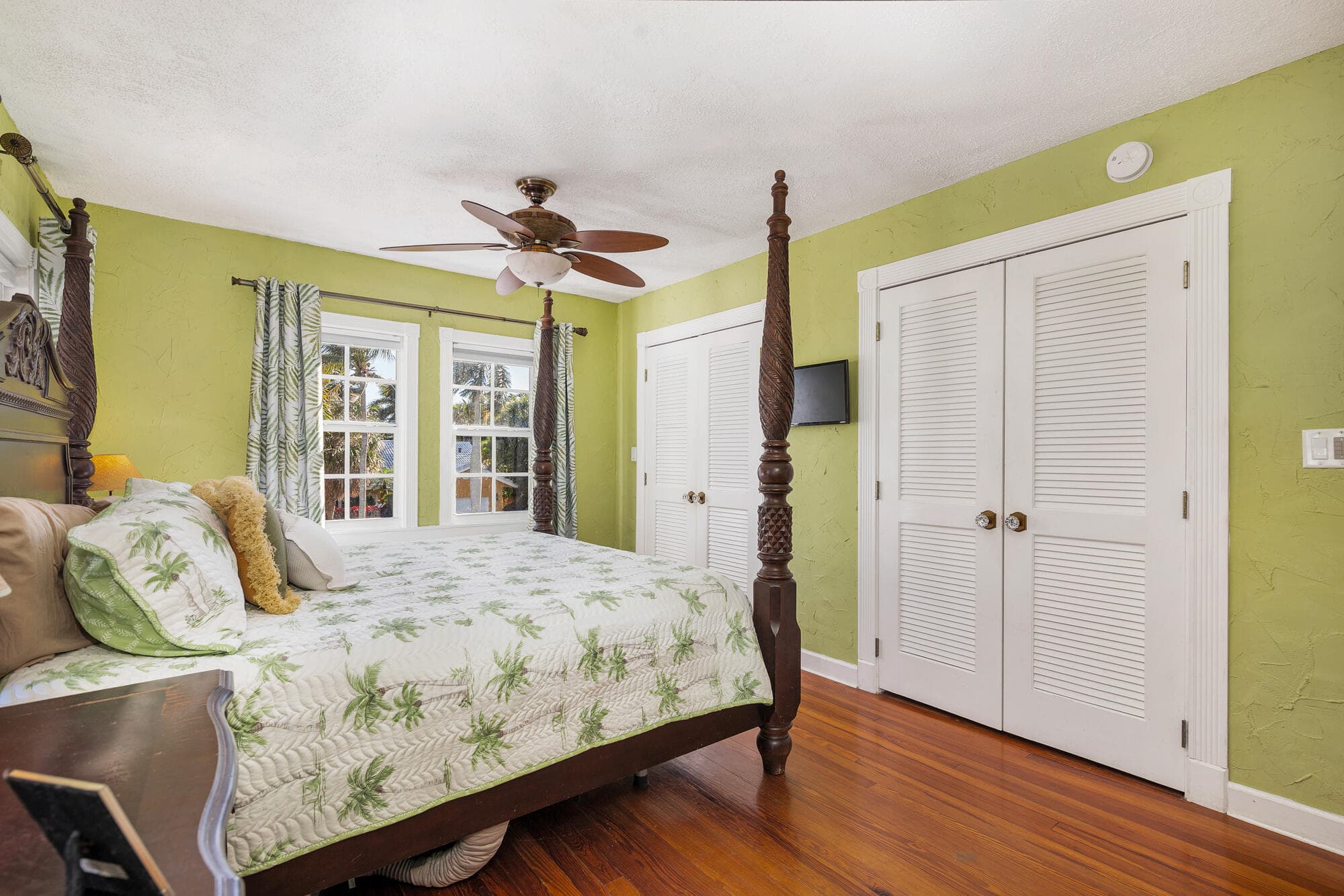 137 Edgewood Drive, West Palm Beach, FL 33405 — photo 23 of 42