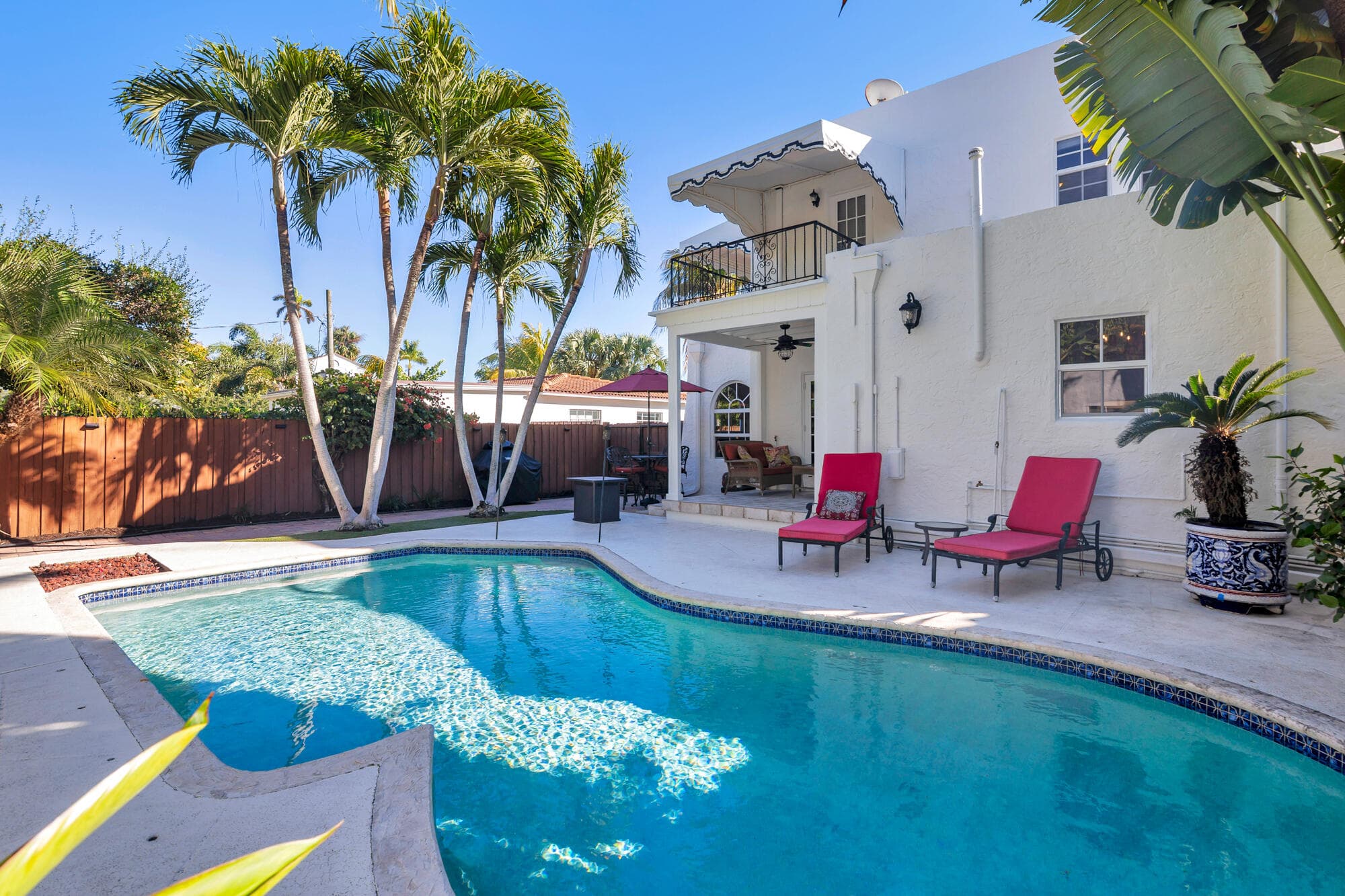 137 Edgewood Drive, West Palm Beach, FL 33405 — photo 2 of 42